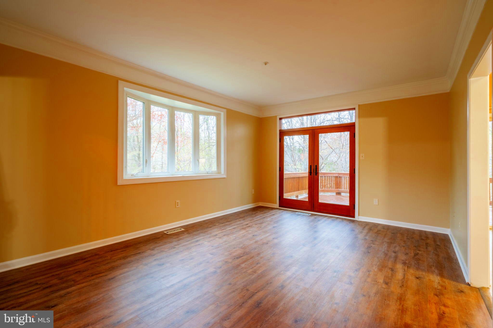 LAKE HALLOWELL - Residential