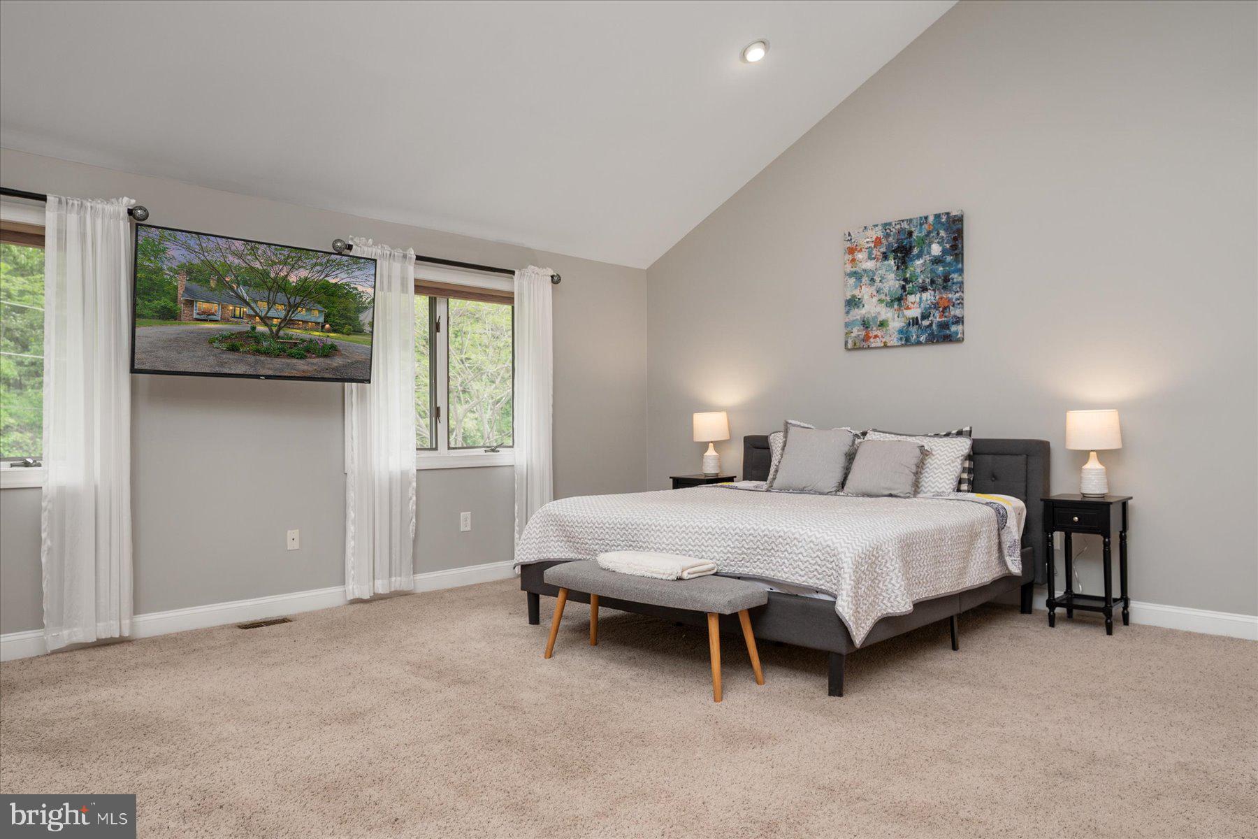 LAKE SHORE - Residential