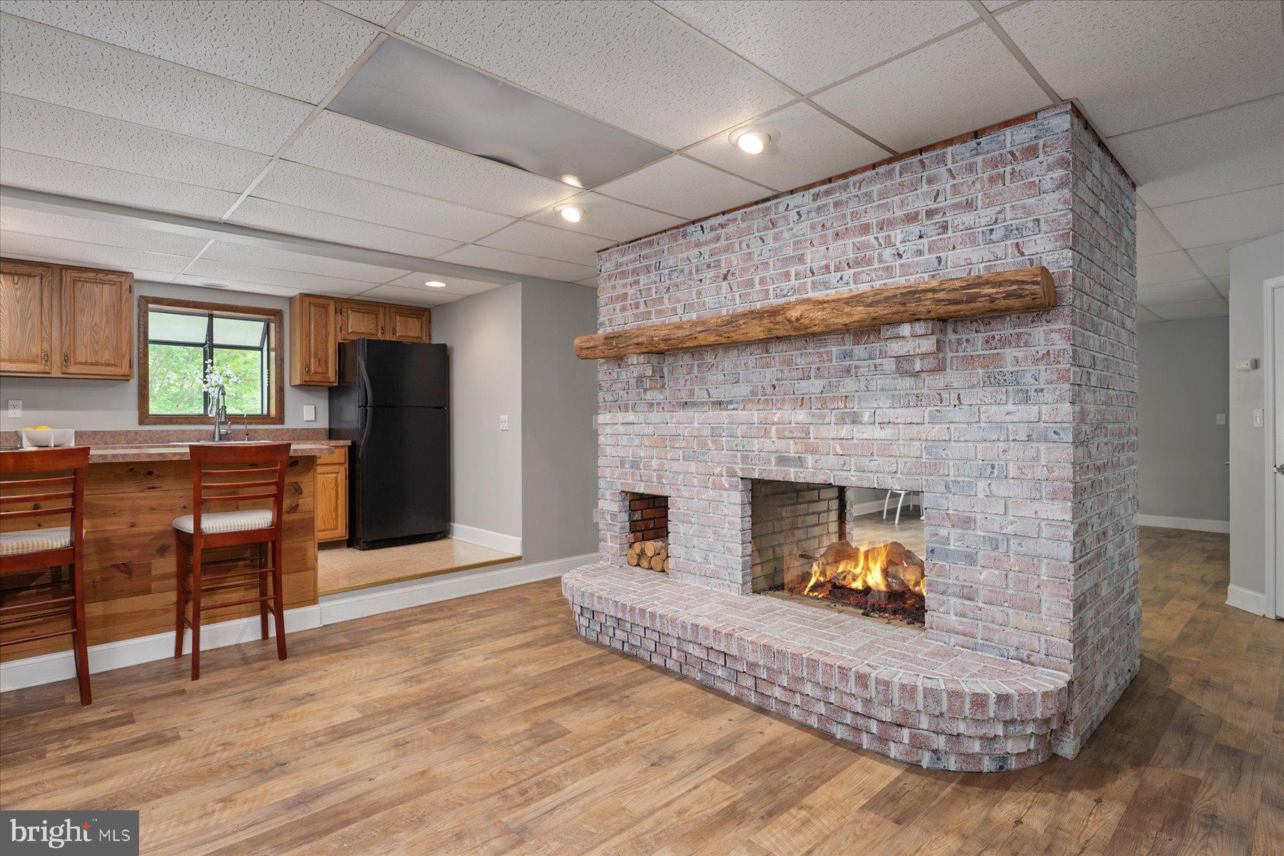 LAKE SHORE - Residential