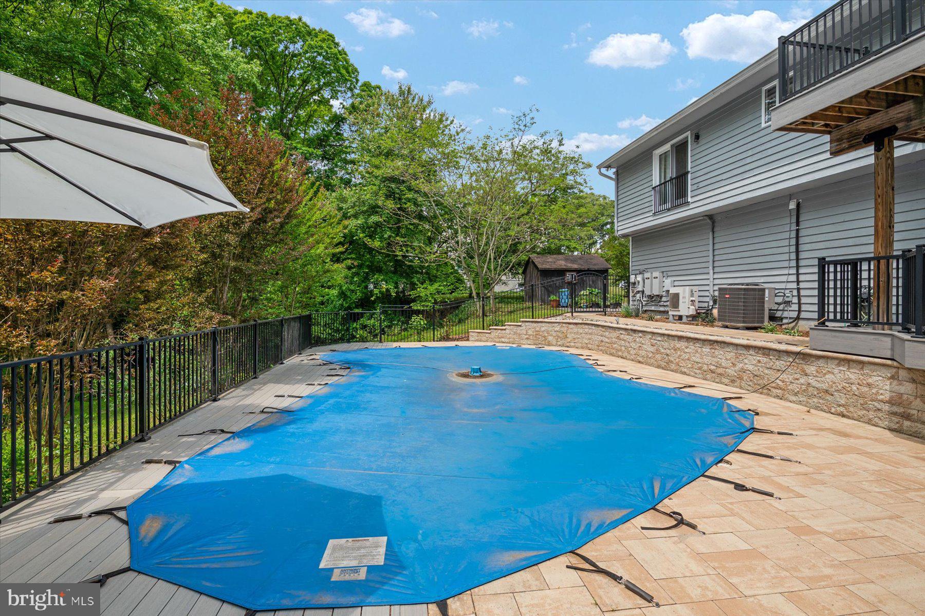 LAKE SHORE - Residential