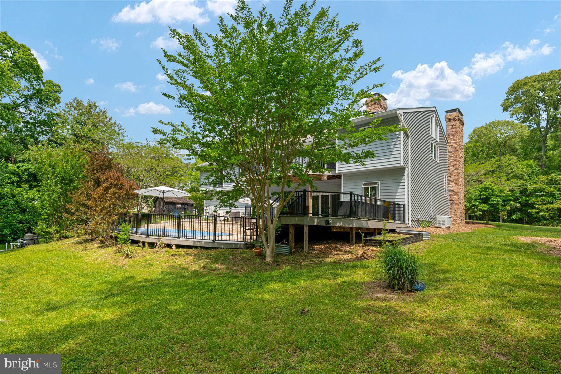 LAKE SHORE - Residential
