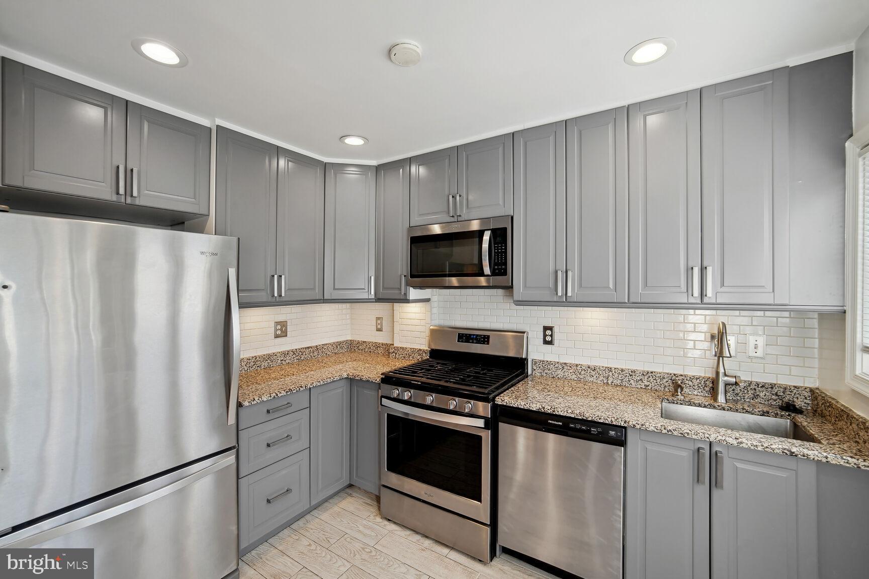 LAUREL GARDENS - Residential