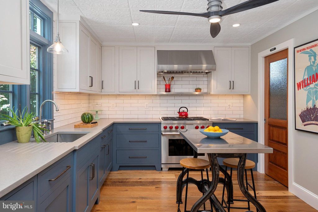 Photo of 526 Sixth Street, ANNAPOLIS, MD 21403 (MLS # MDAA2151240)