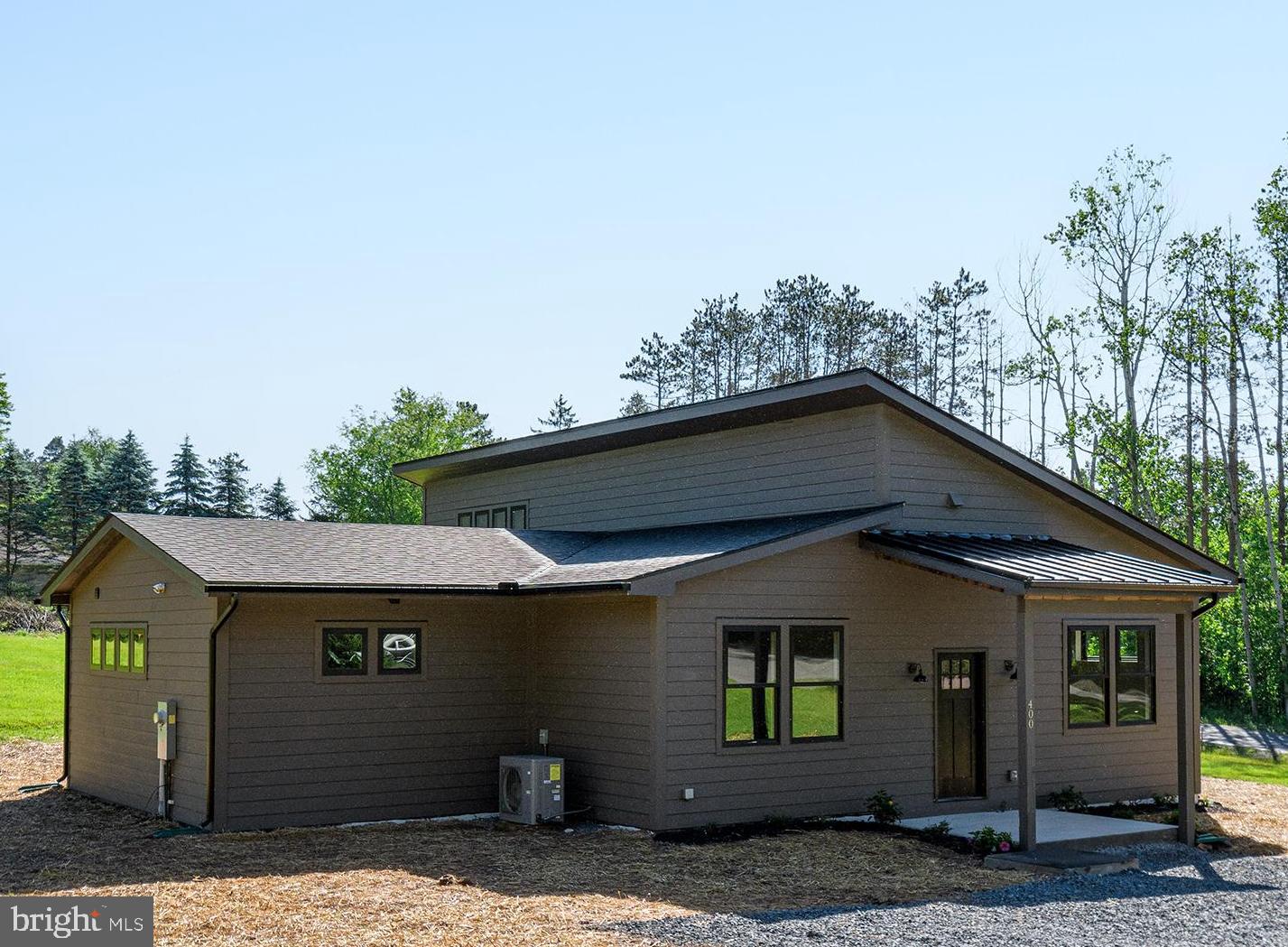COUNTRY CLUB ACRES - Residential