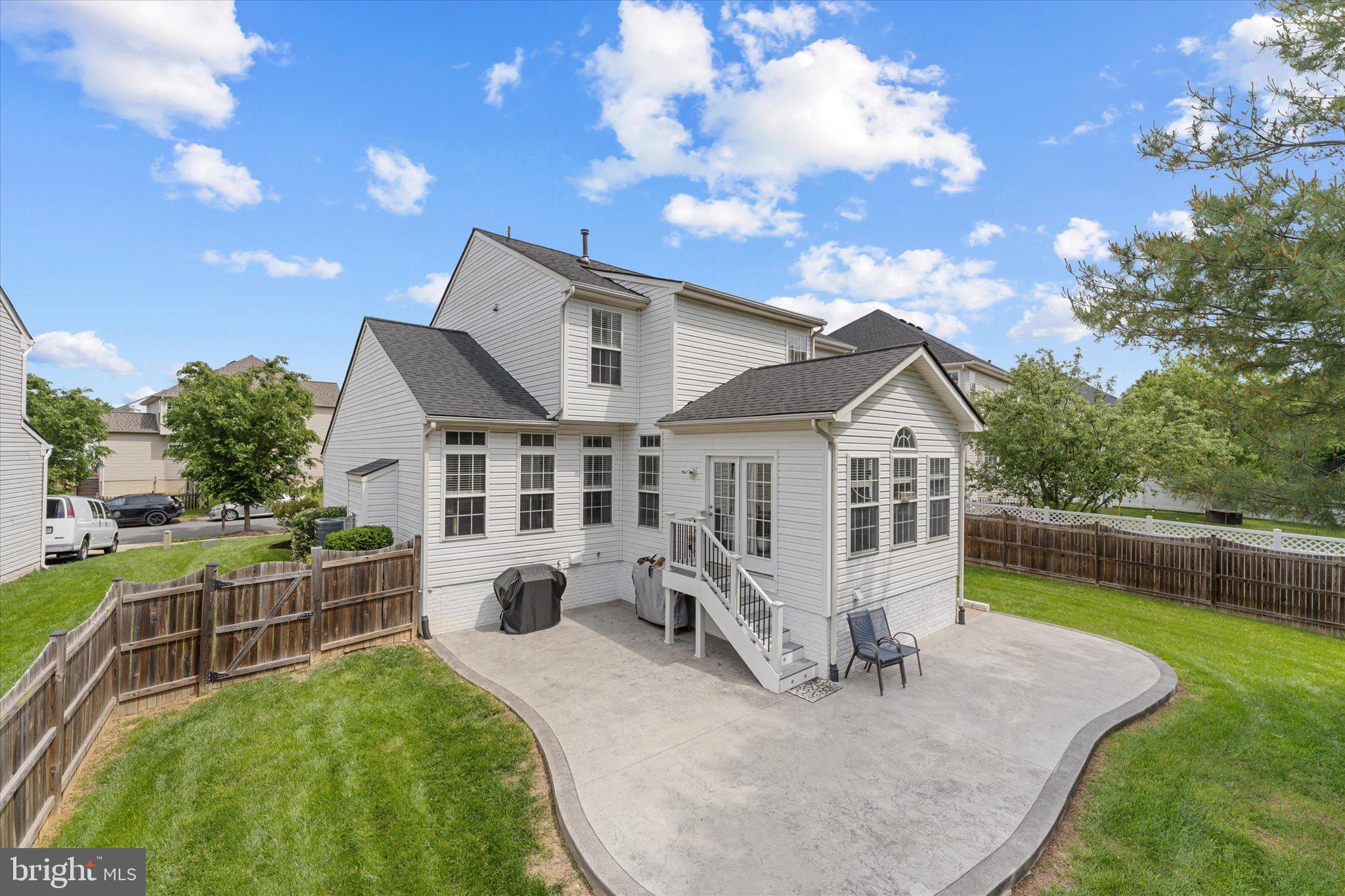 NEW TOWN MEADOWS - Residential