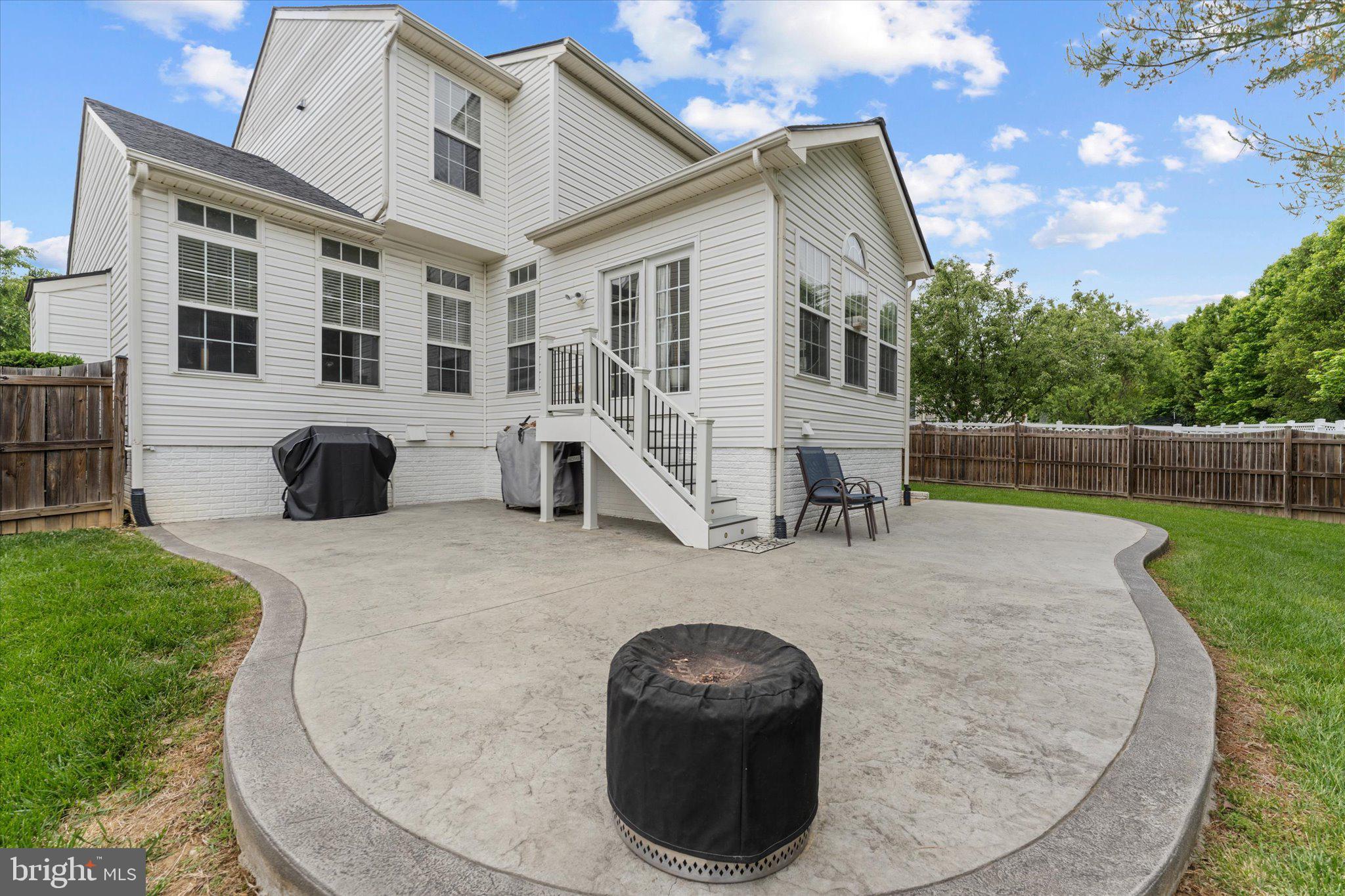 NEW TOWN MEADOWS - Residential