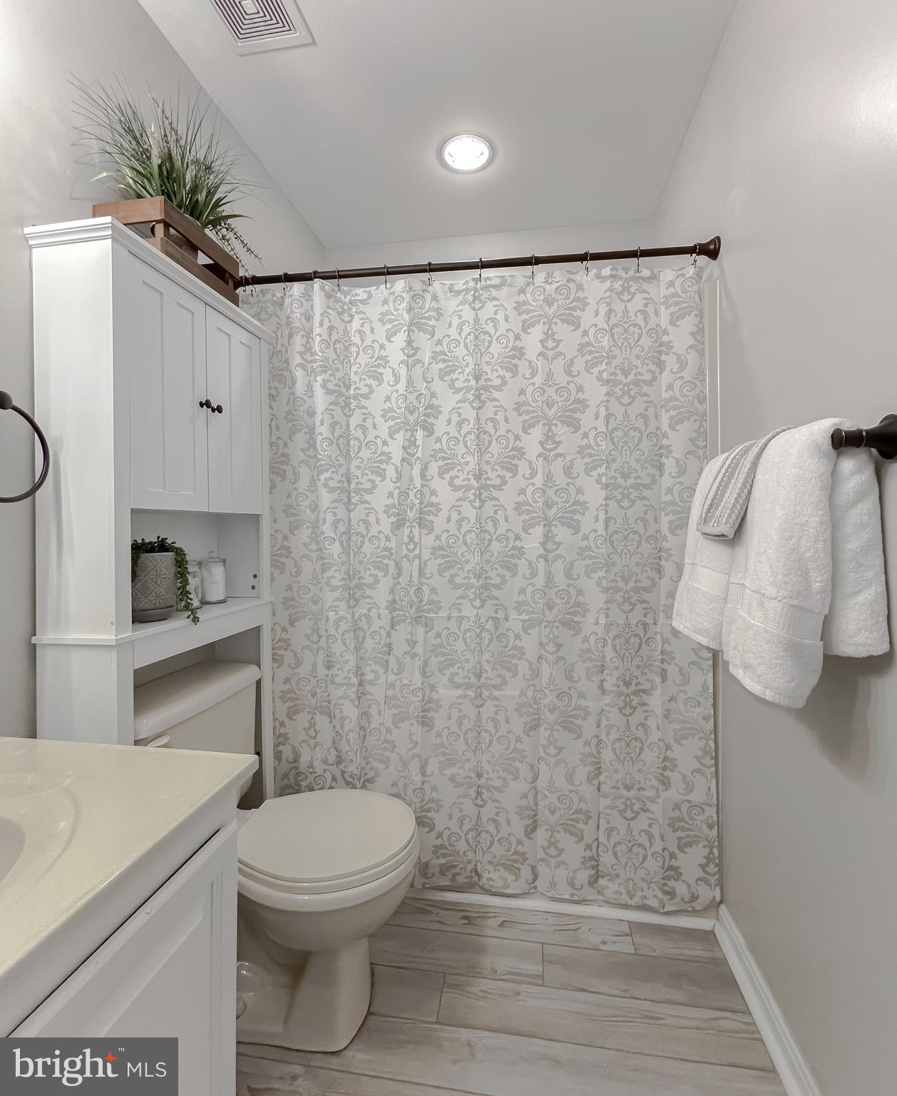 QUEEN ARBOR - Residential