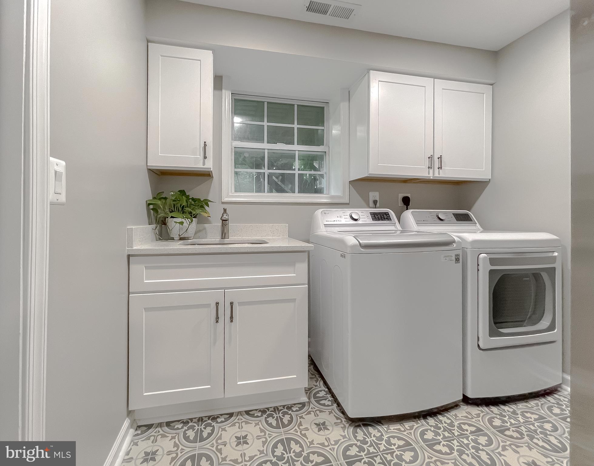 QUEEN ARBOR - Residential