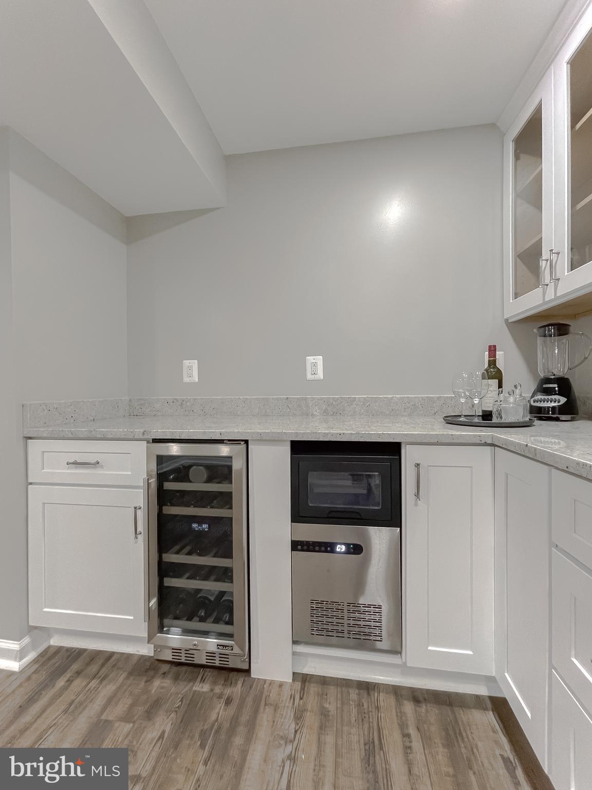 QUEEN ARBOR - Residential