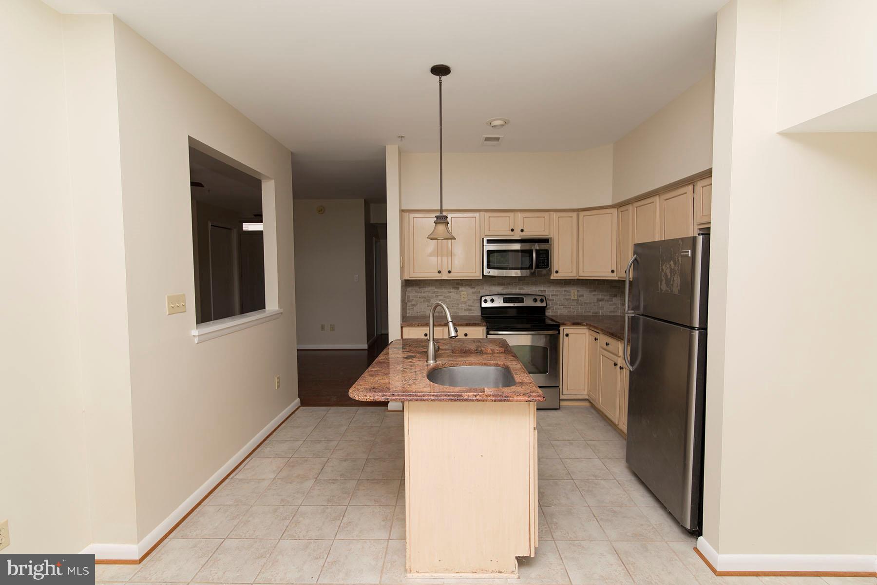 ASHBURN VILLAGE - Residential Lease