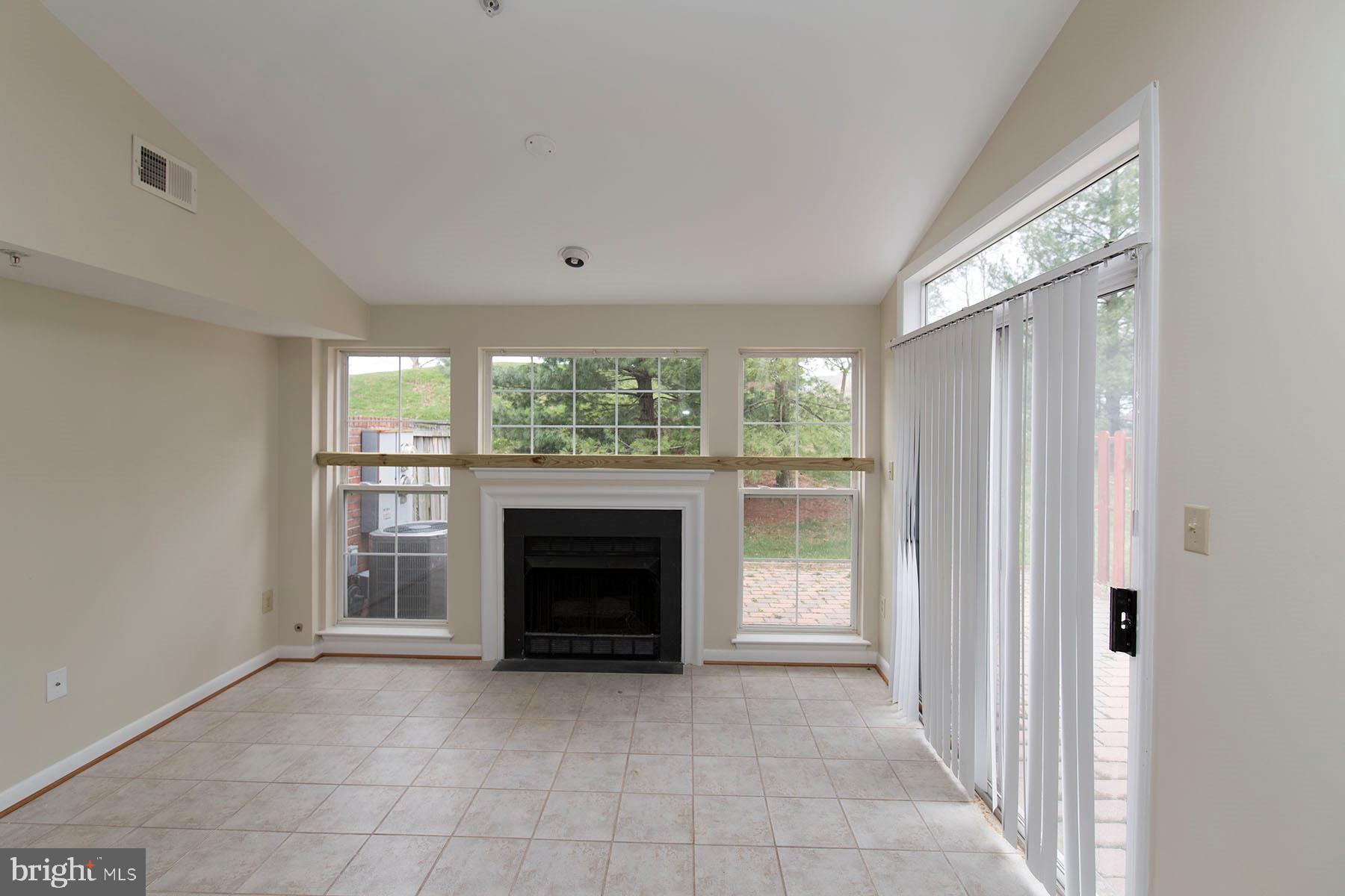 ASHBURN VILLAGE - Residential Lease