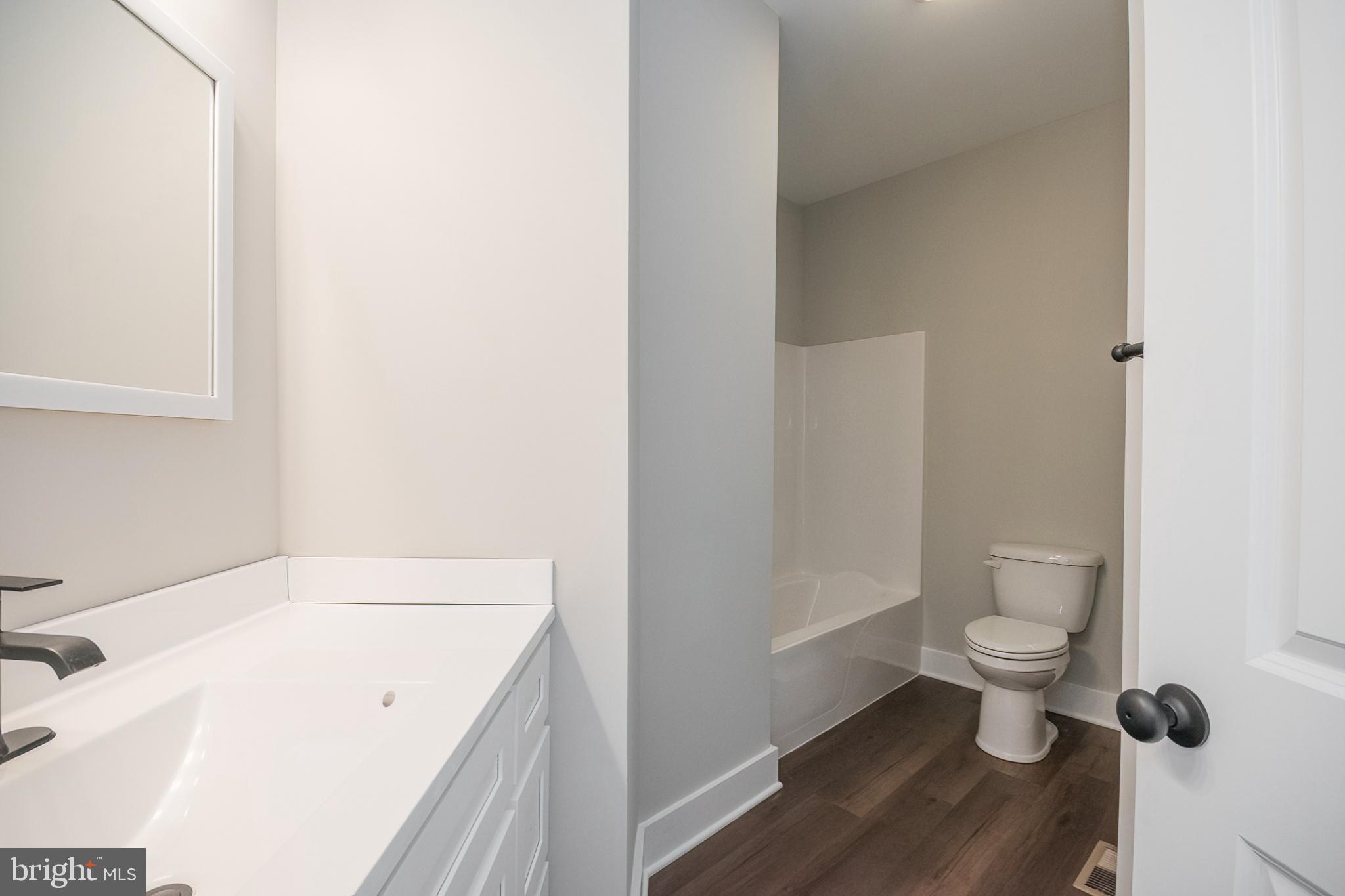 LAKE FOREST ESTATES - Residential