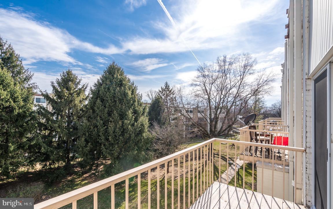 MONTGOMERY CENTURY - Residential Lease