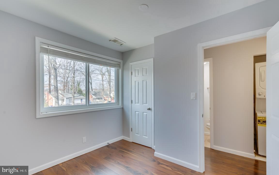 MONTGOMERY CENTURY - Residential Lease