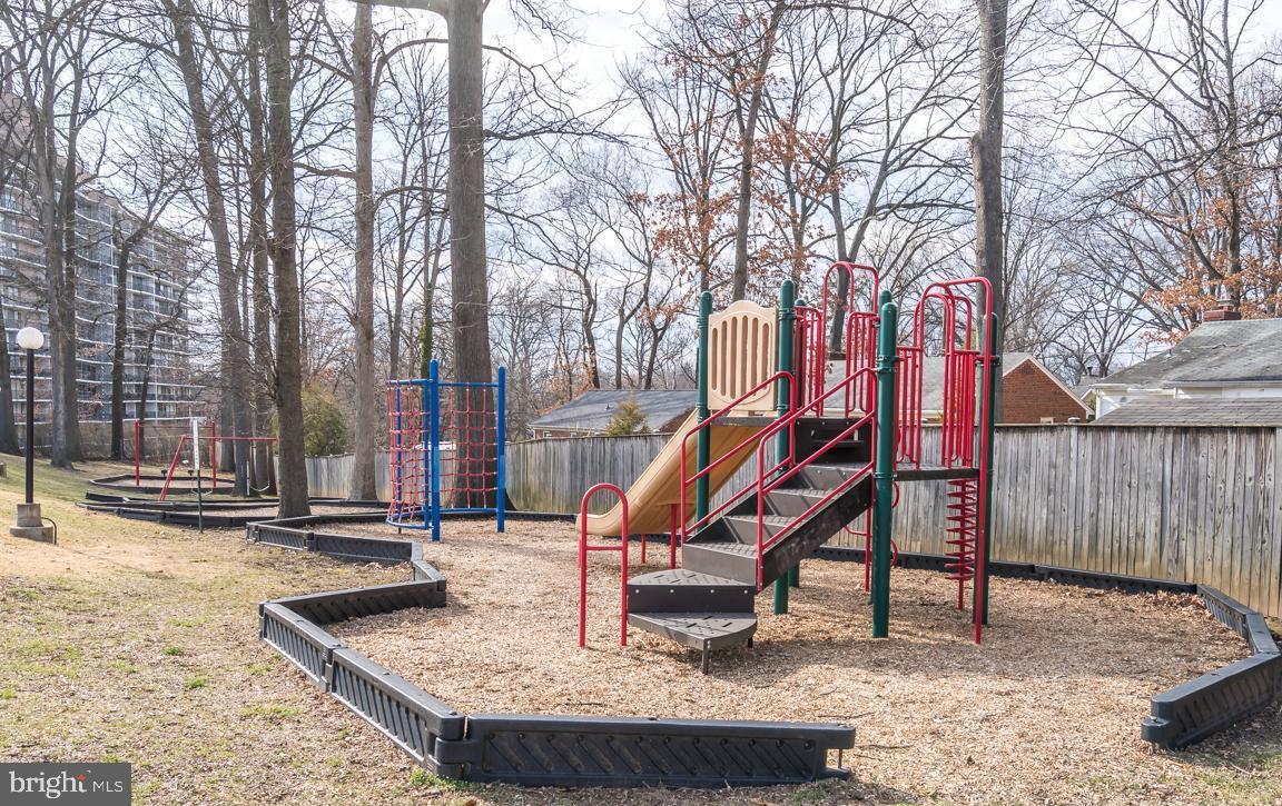 MONTGOMERY CENTURY - Residential Lease