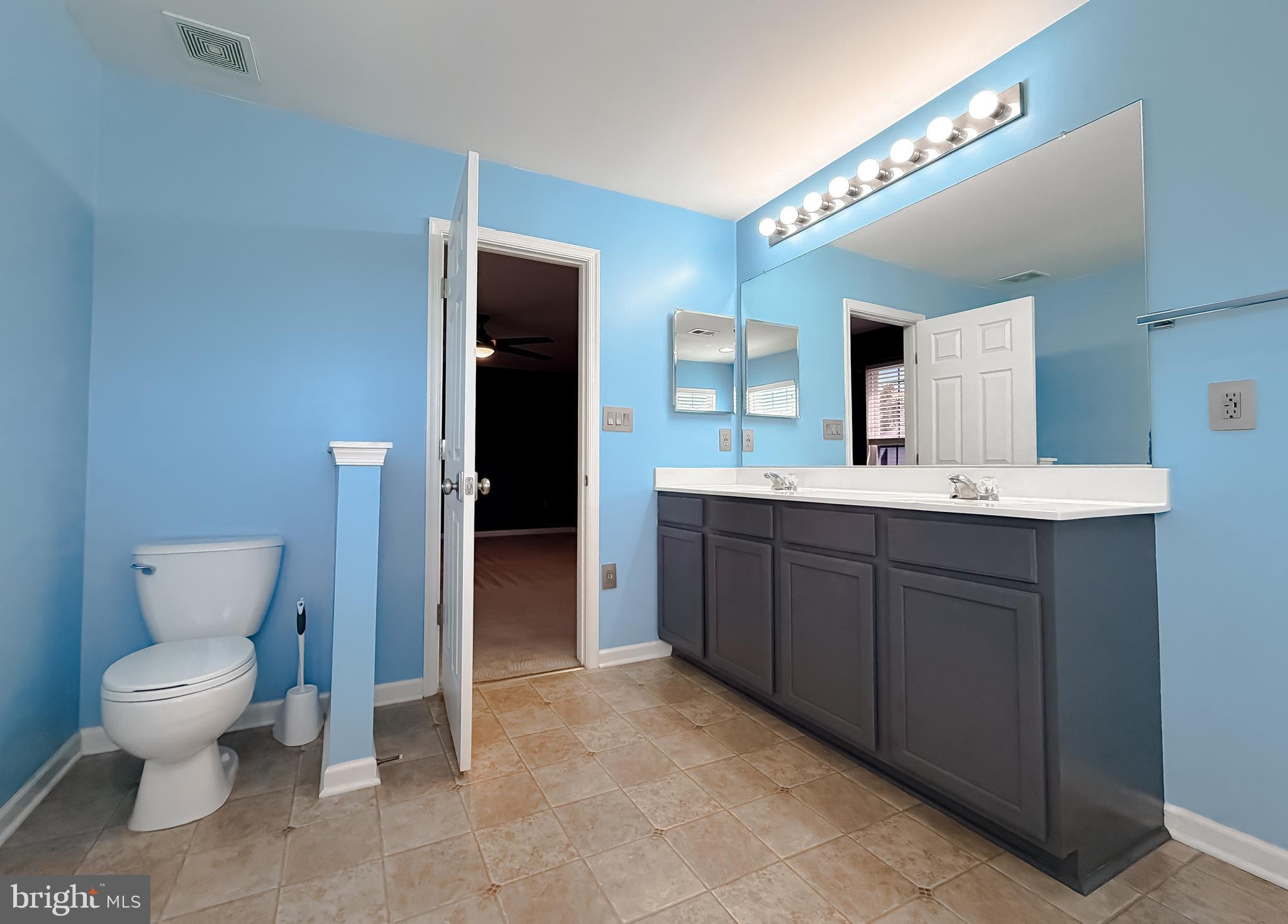 WESTBURY - Residential