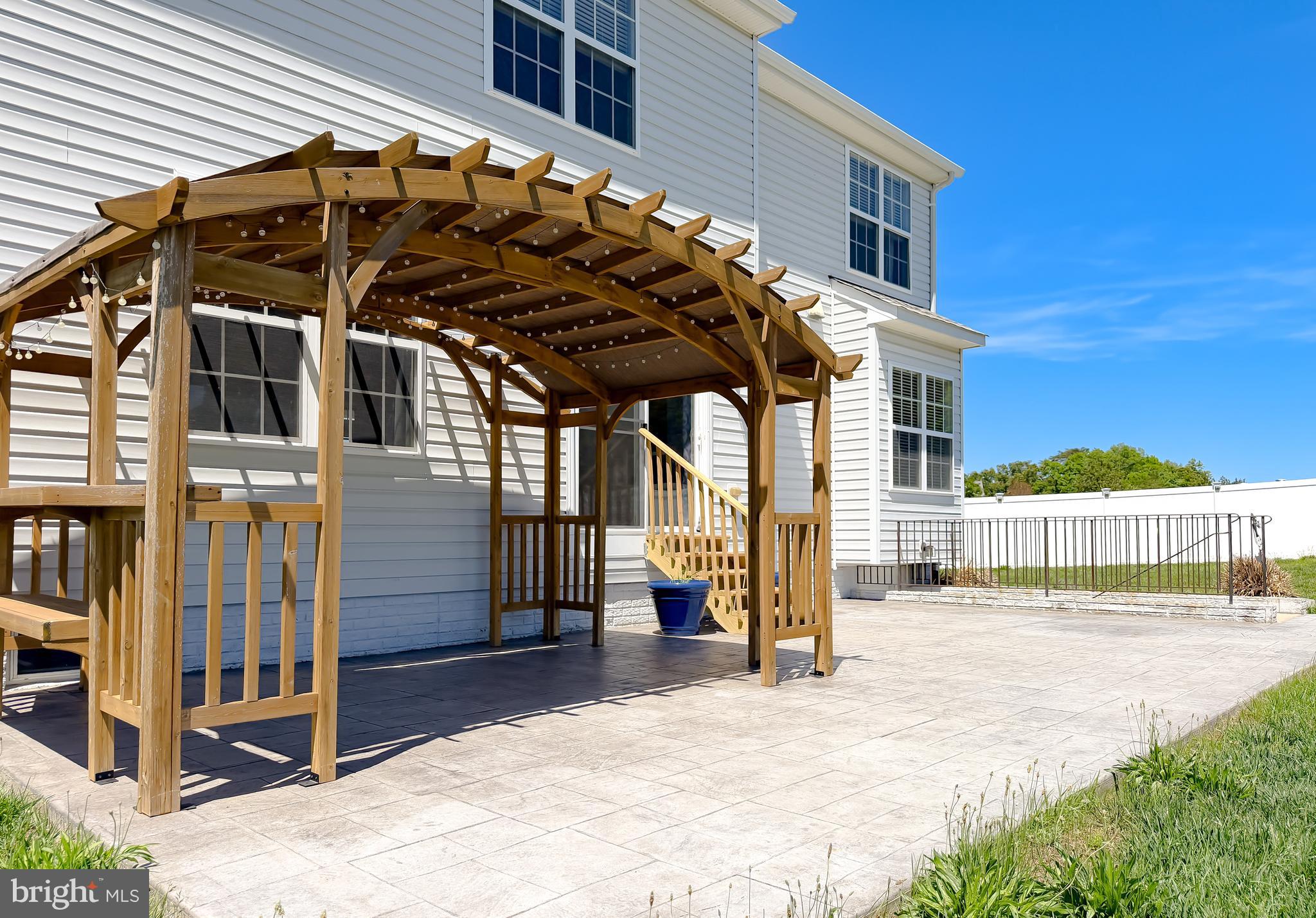 WESTBURY - Residential