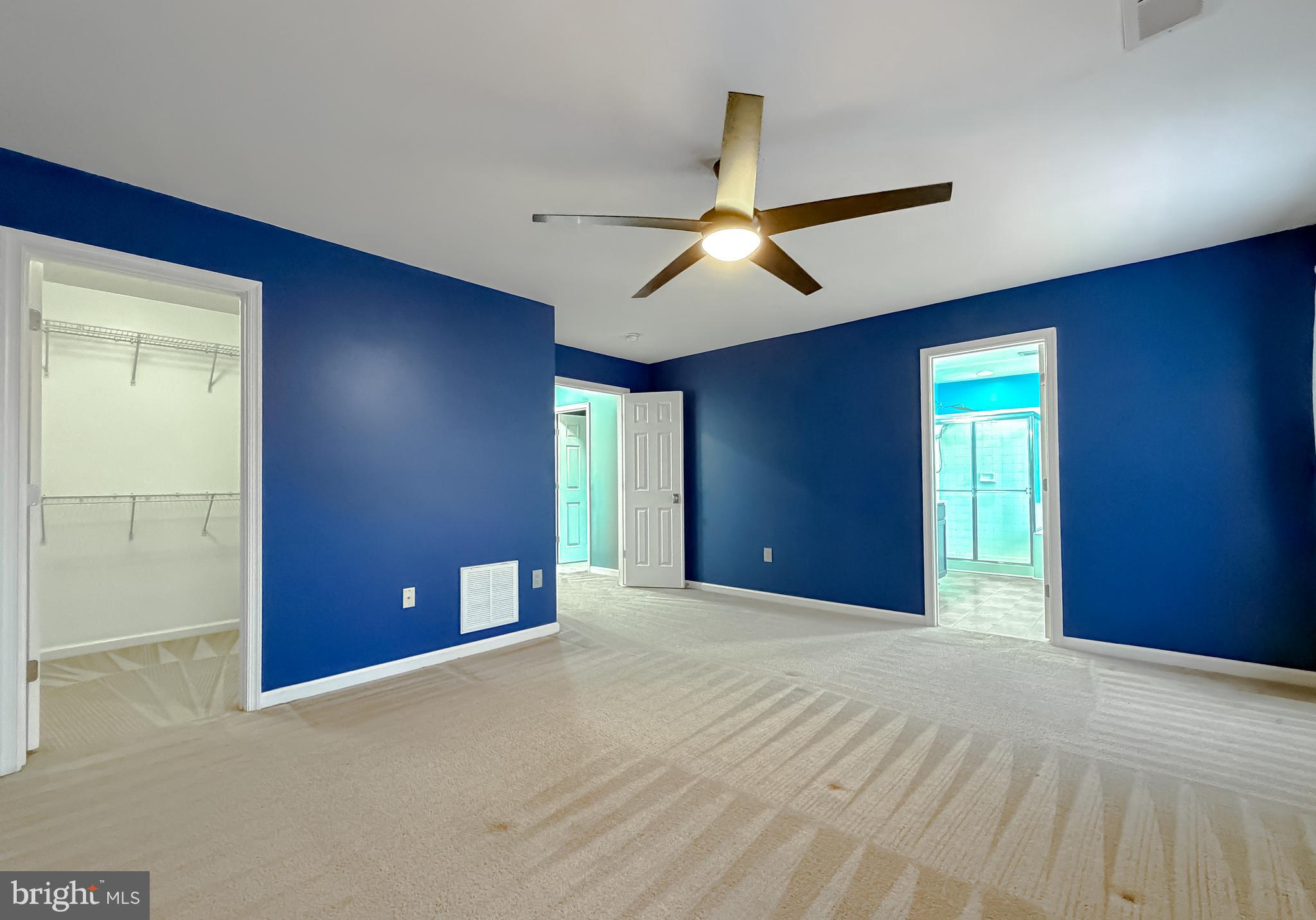 WESTBURY - Residential