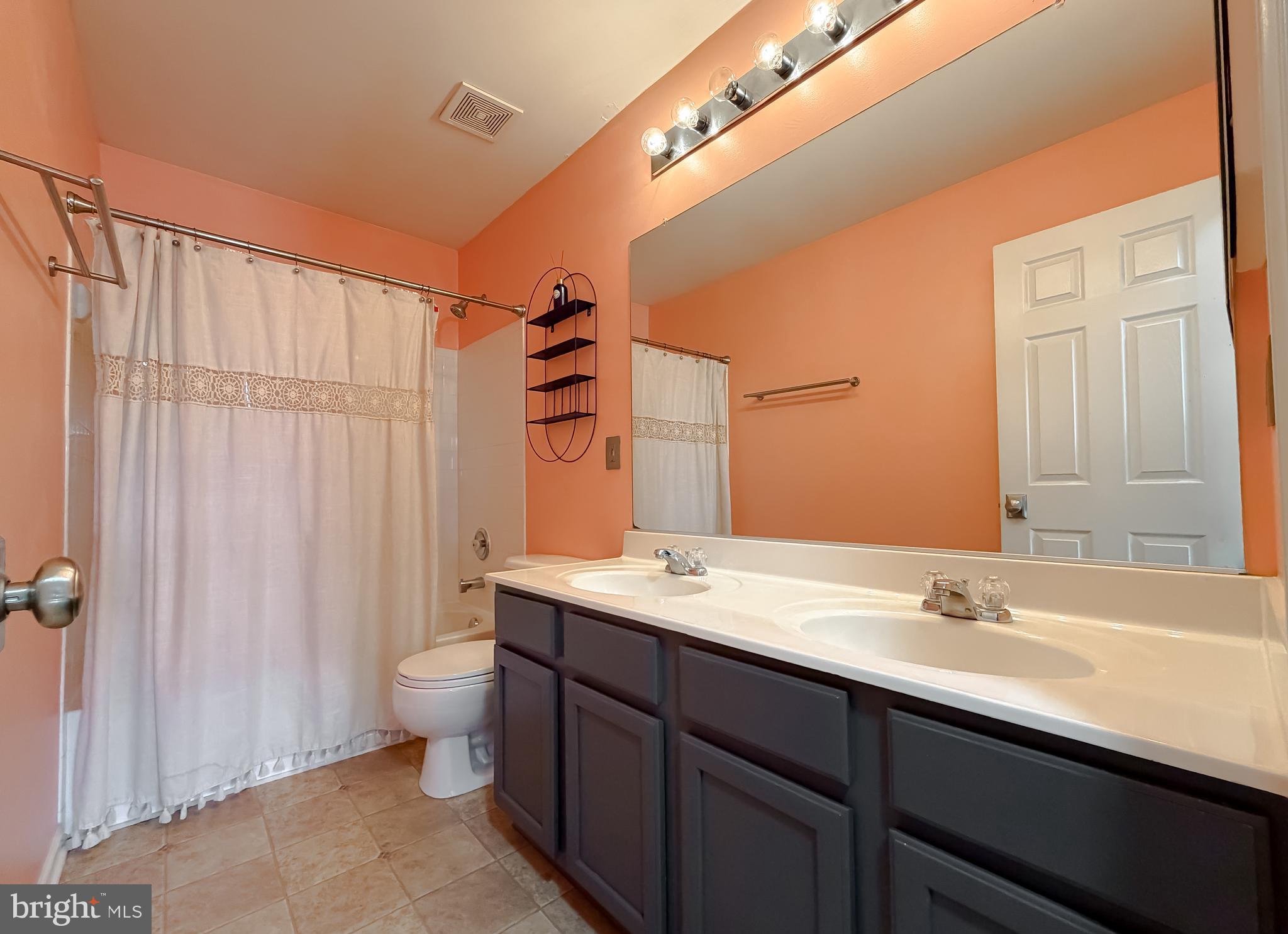 WESTBURY - Residential
