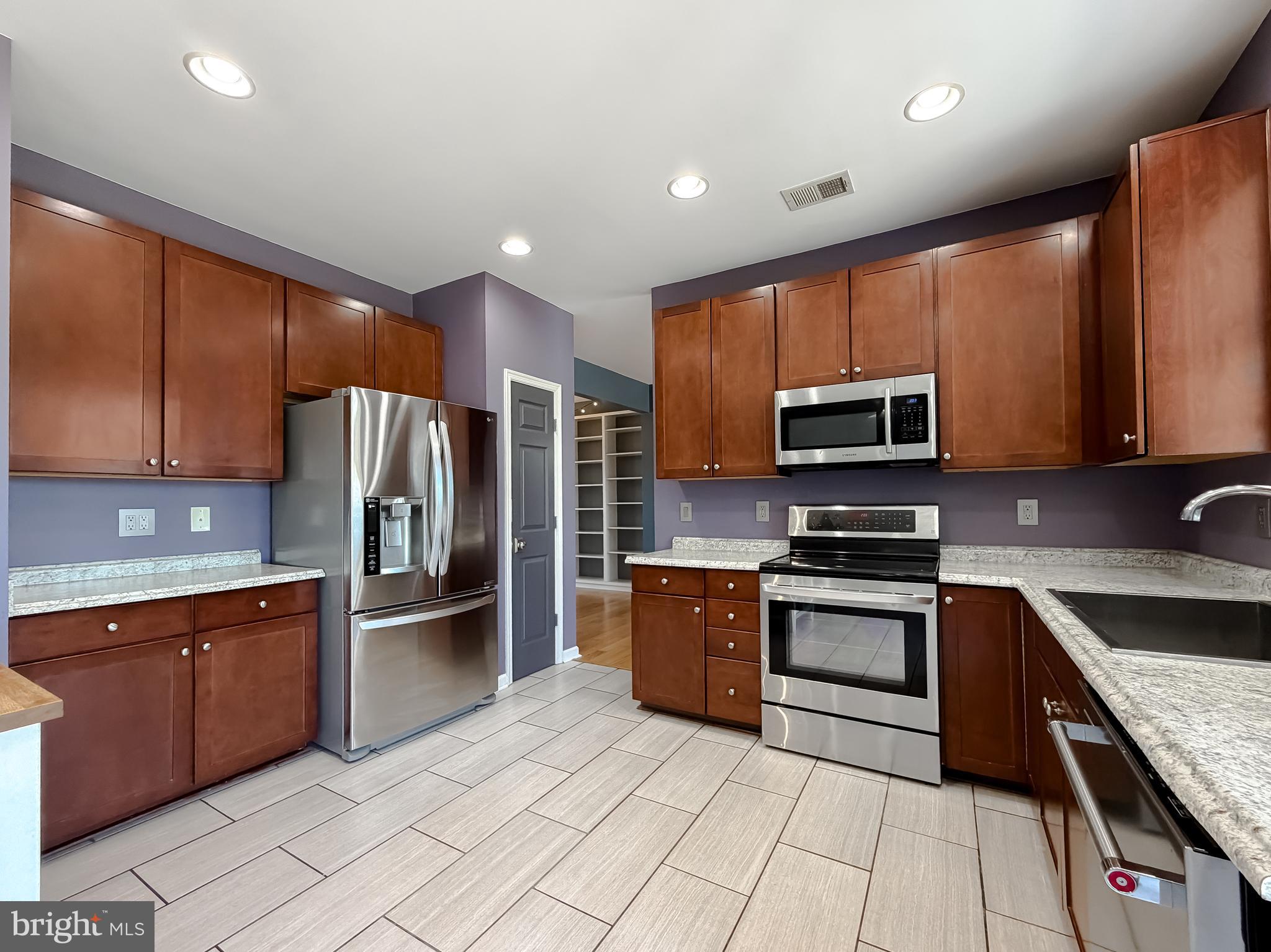 WESTBURY - Residential
