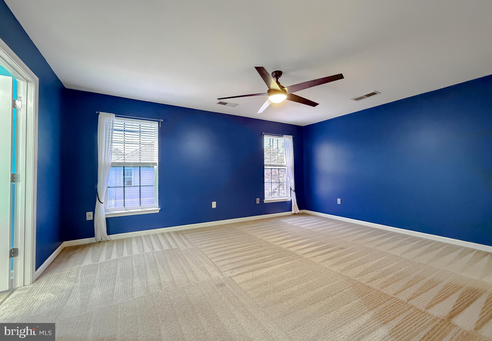 WESTBURY - Residential
