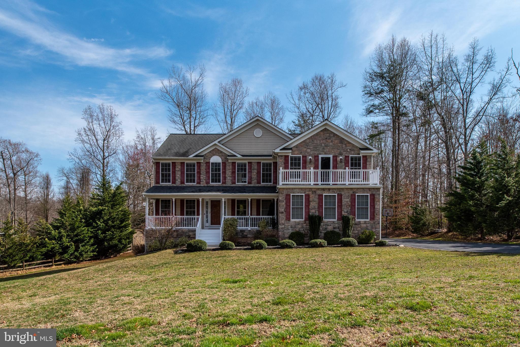 EQUESTRIAN ESTATES - Residential