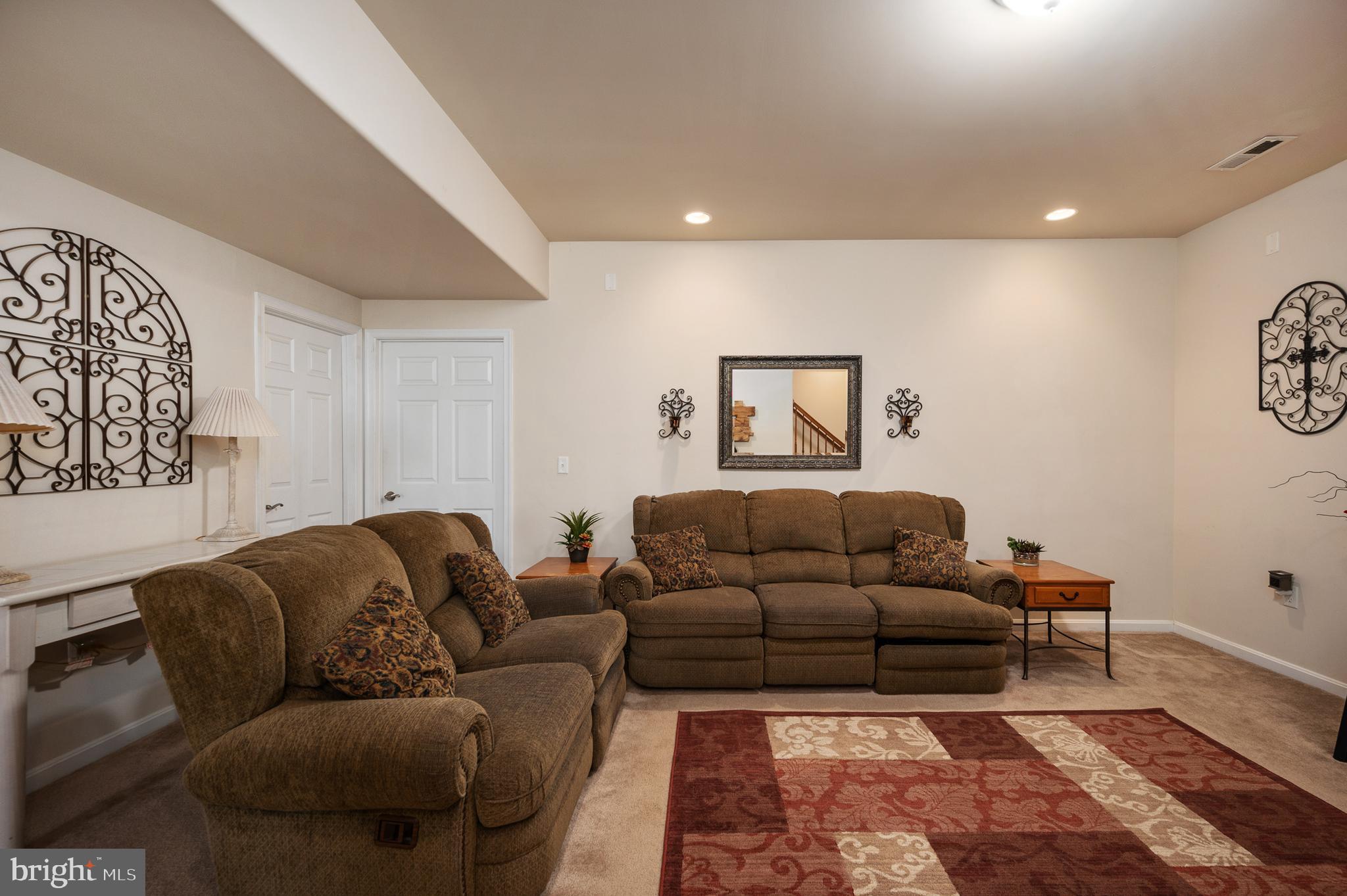 EQUESTRIAN ESTATES - Residential