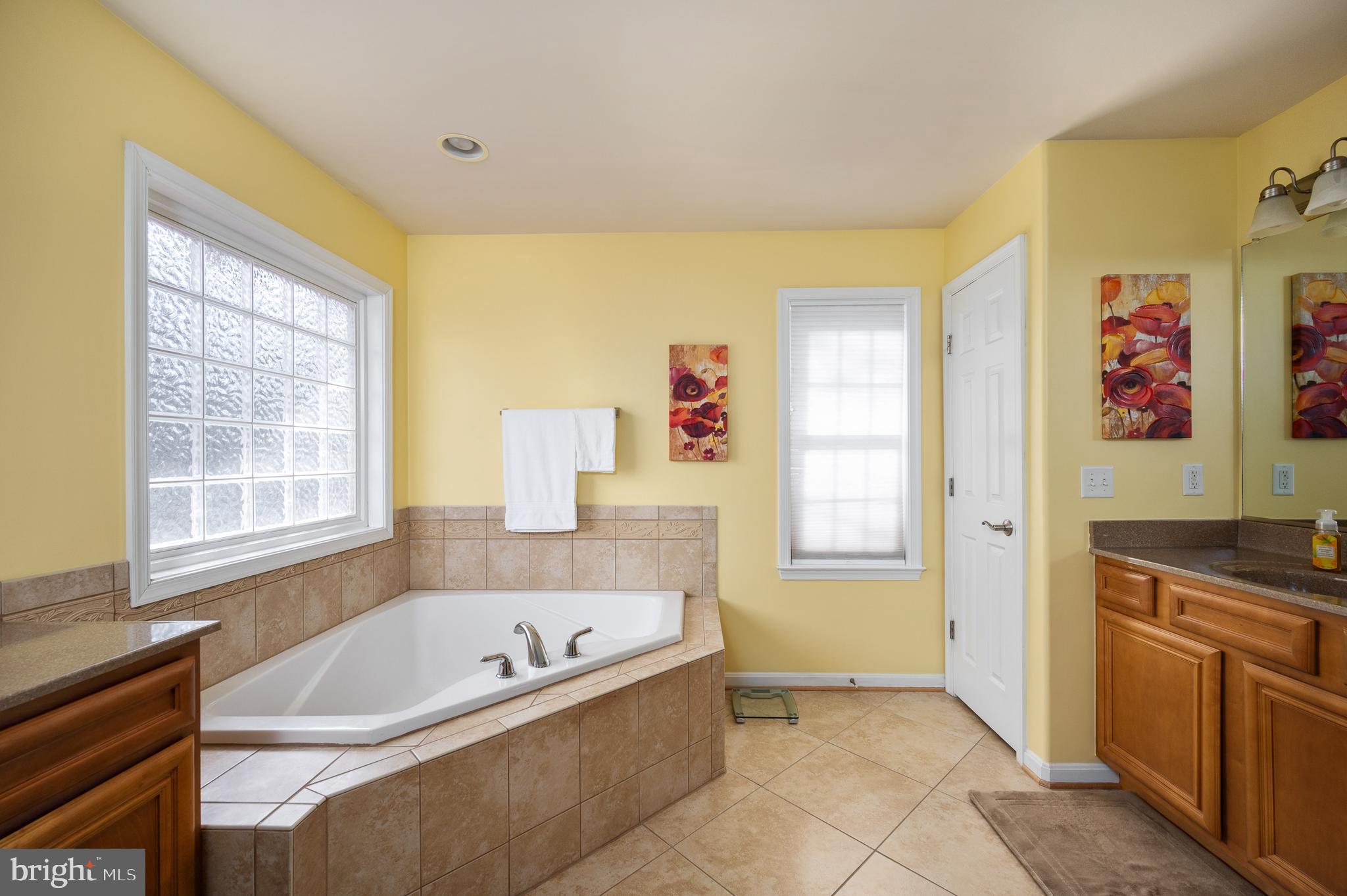 EQUESTRIAN ESTATES - Residential