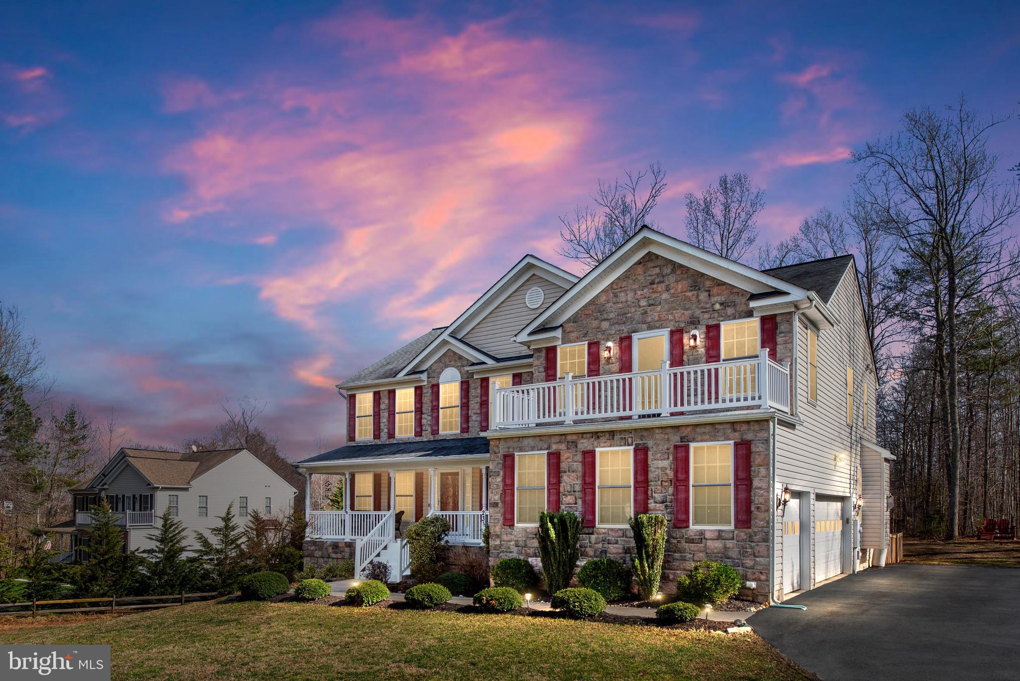 EQUESTRIAN ESTATES - Residential