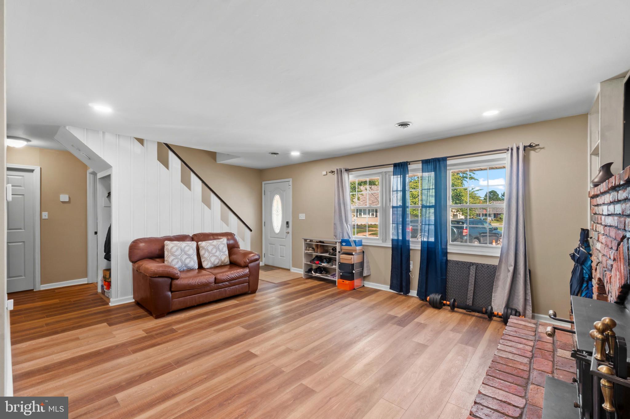 10 N MEADOW DRIVE