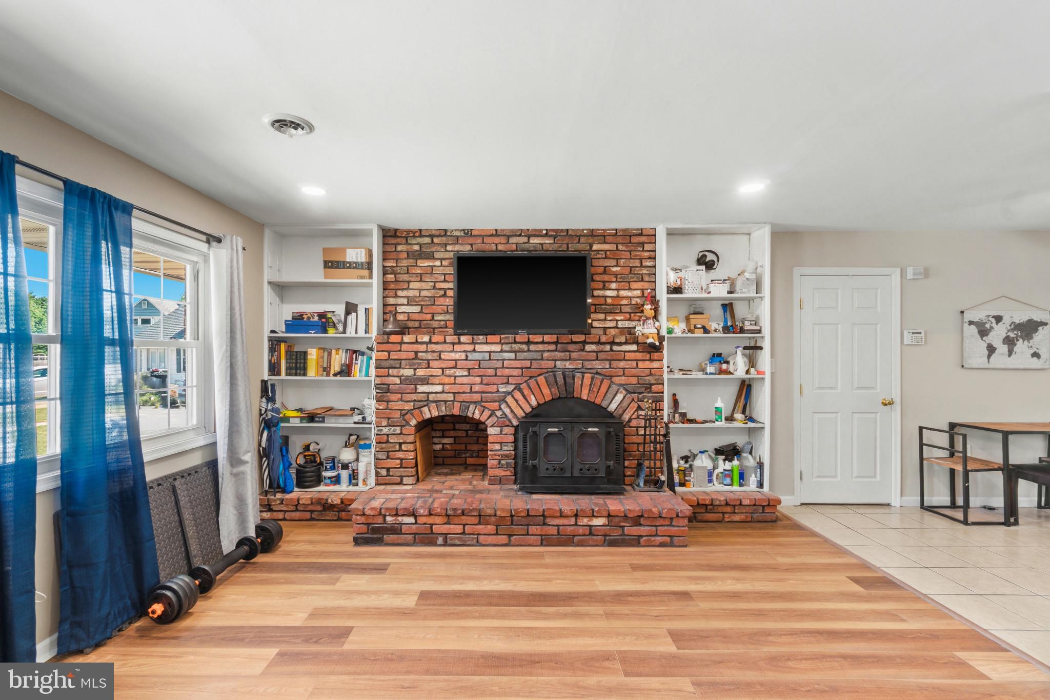 10 N MEADOW DRIVE