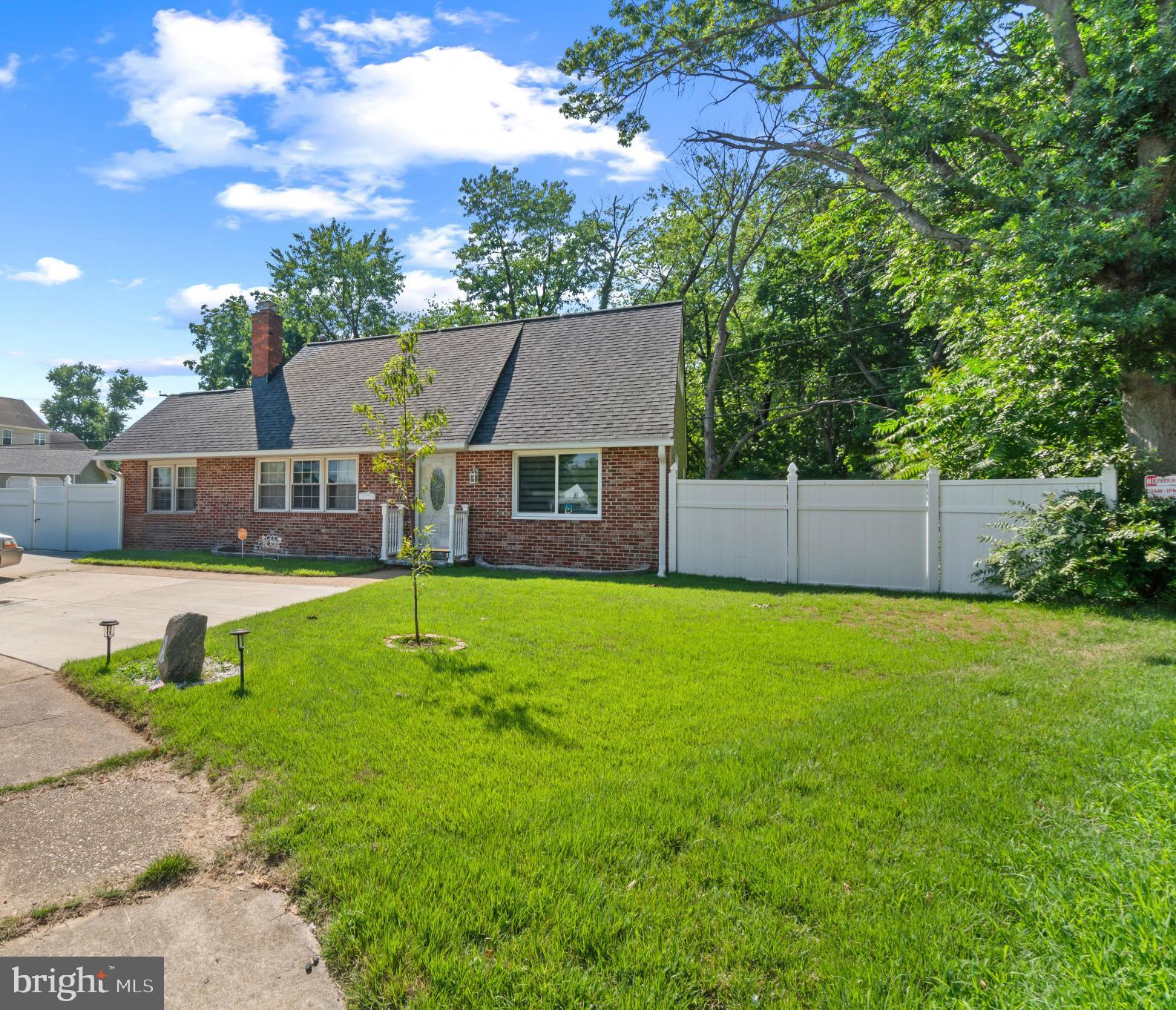 10 N MEADOW DRIVE