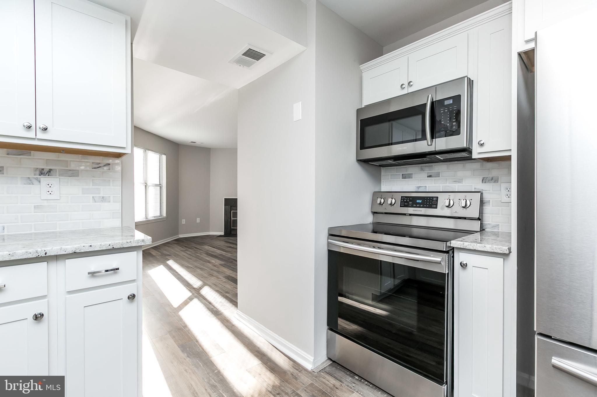 RIVERCHASE - Residential