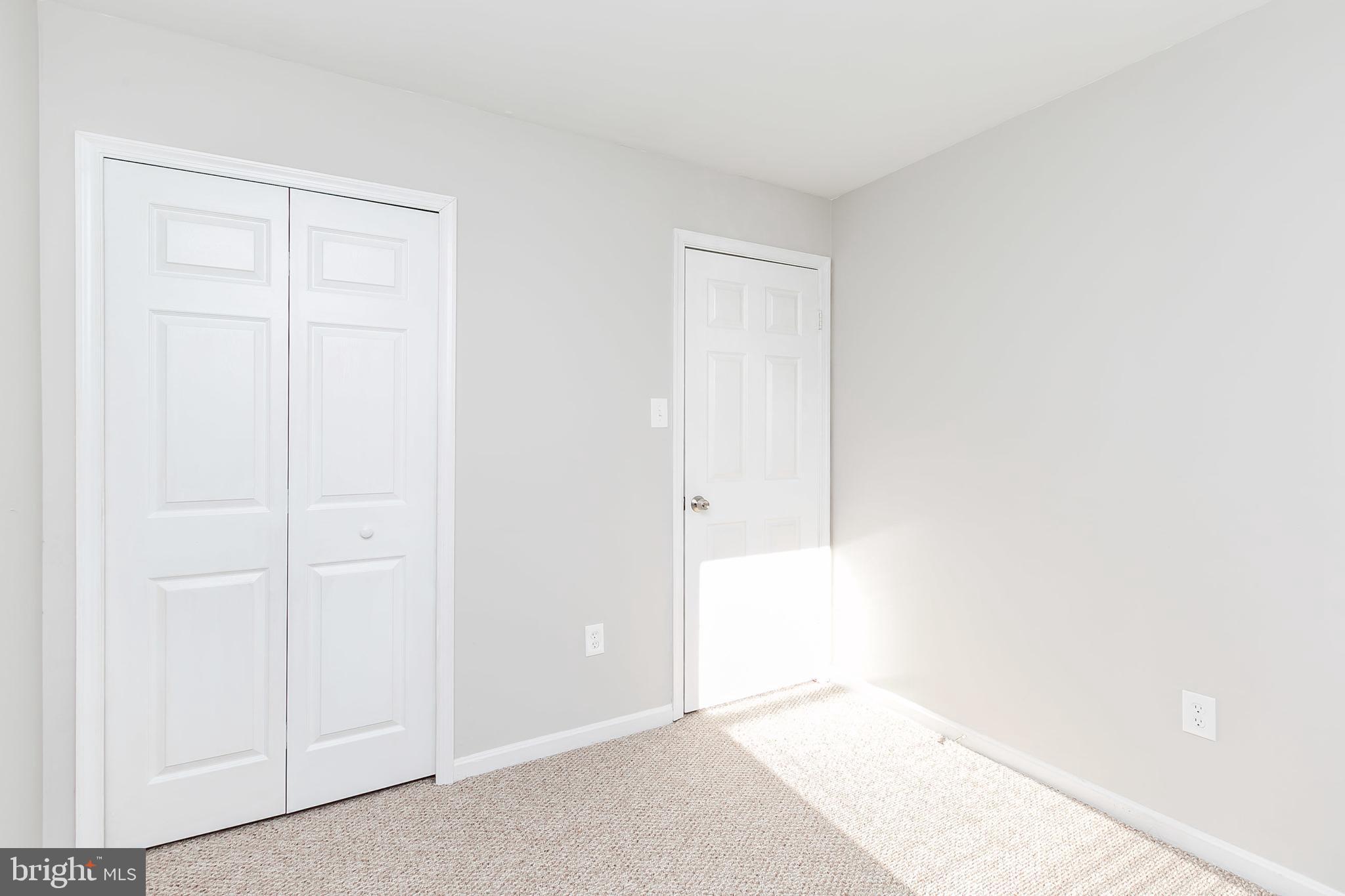 RIVERCHASE - Residential