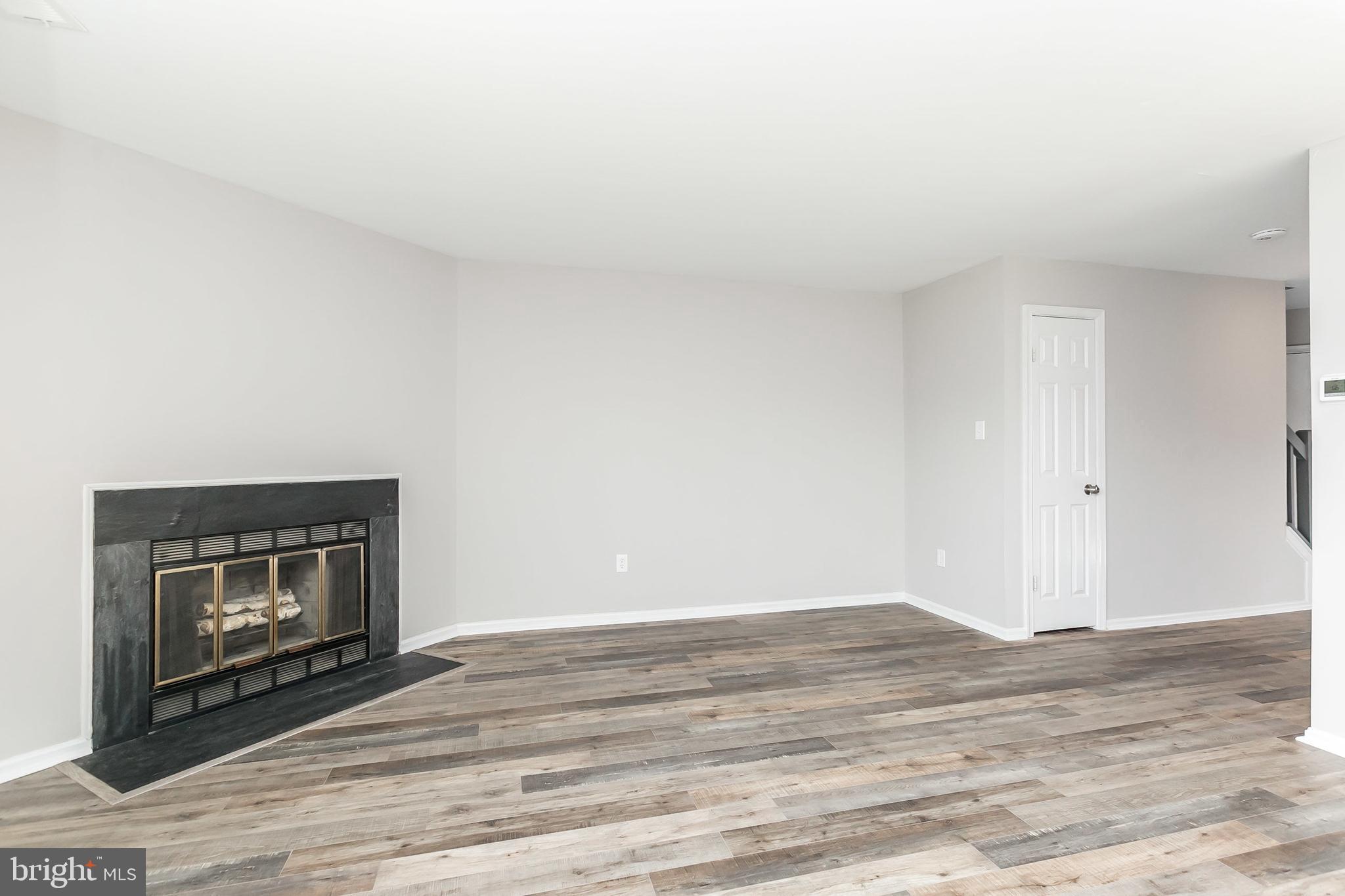 RIVERCHASE - Residential