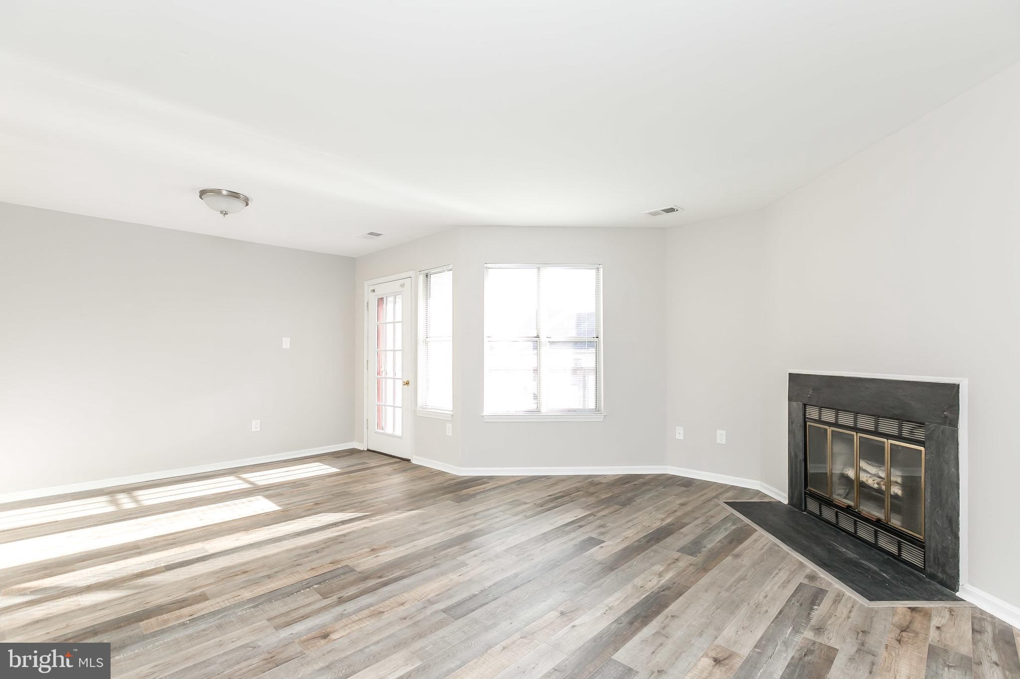 RIVERCHASE - Residential