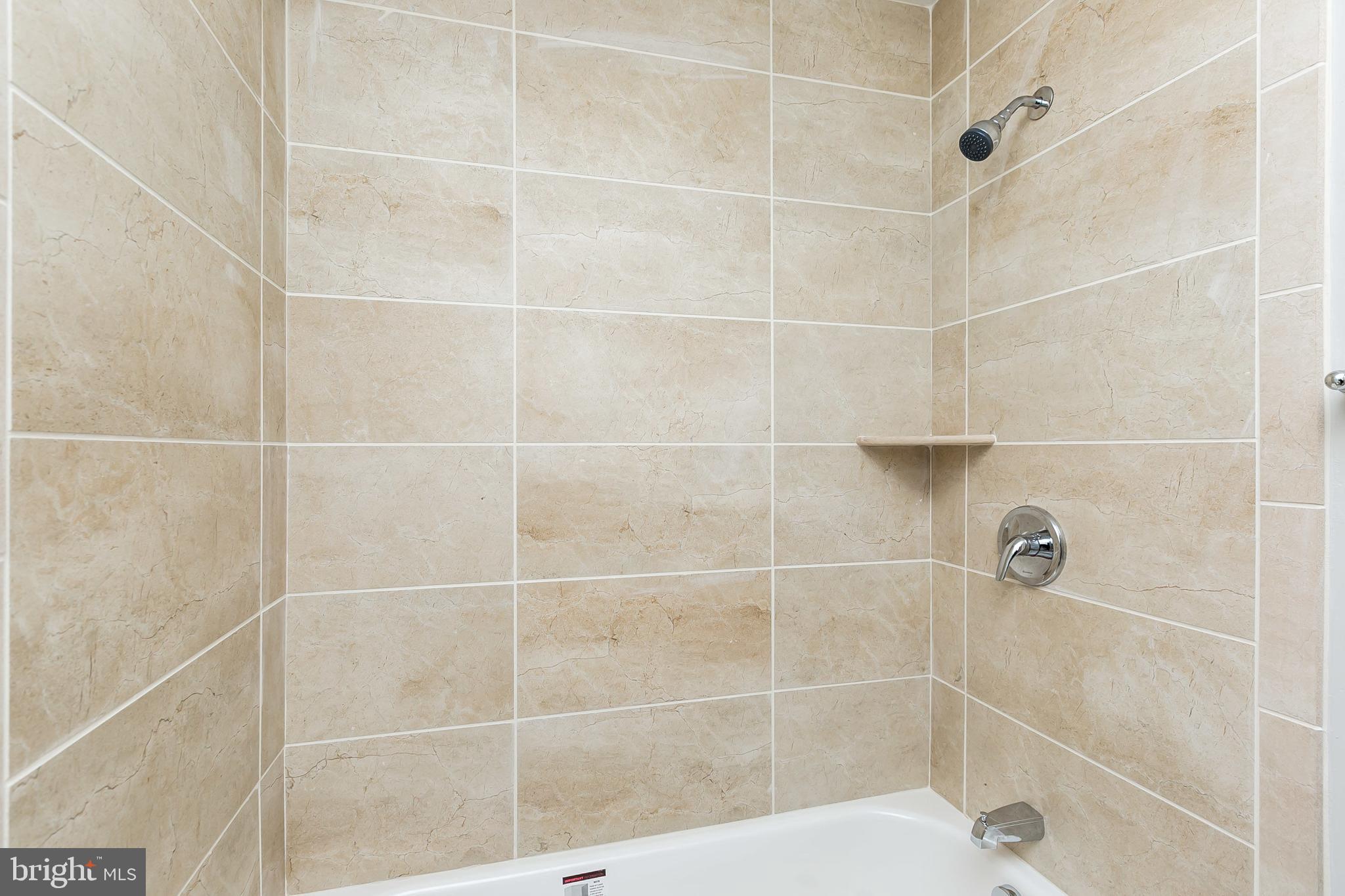 RIVERCHASE - Residential