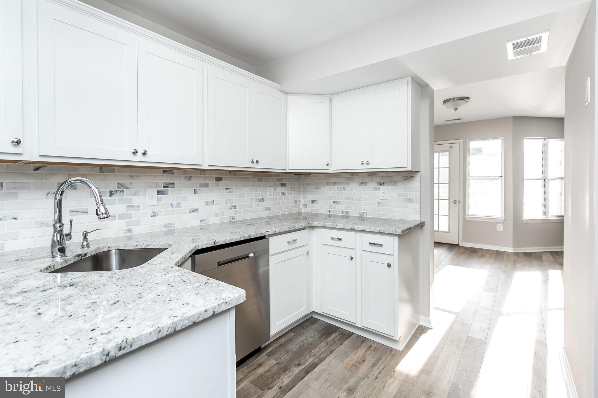 RIVERCHASE - Residential