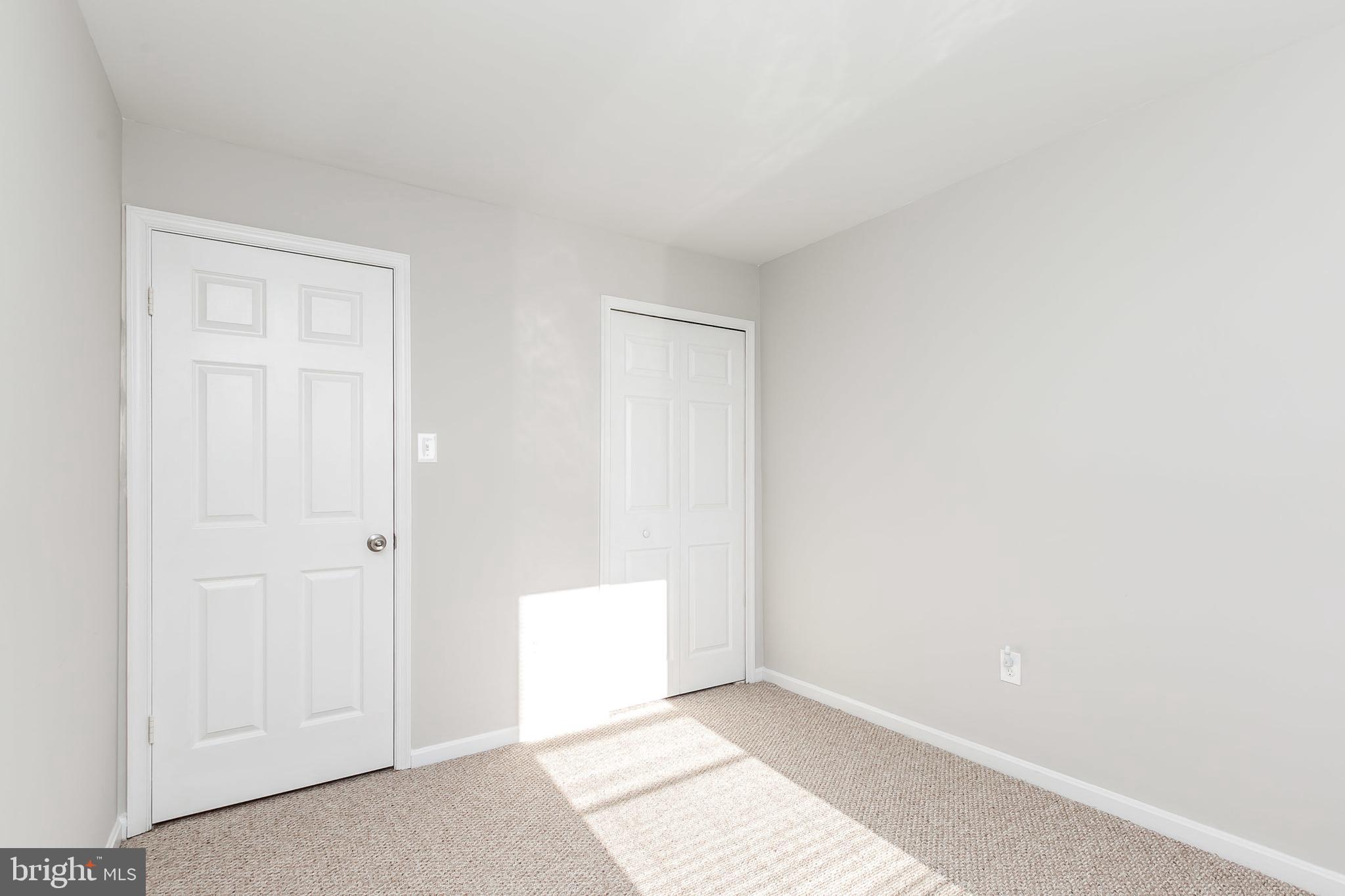 RIVERCHASE - Residential