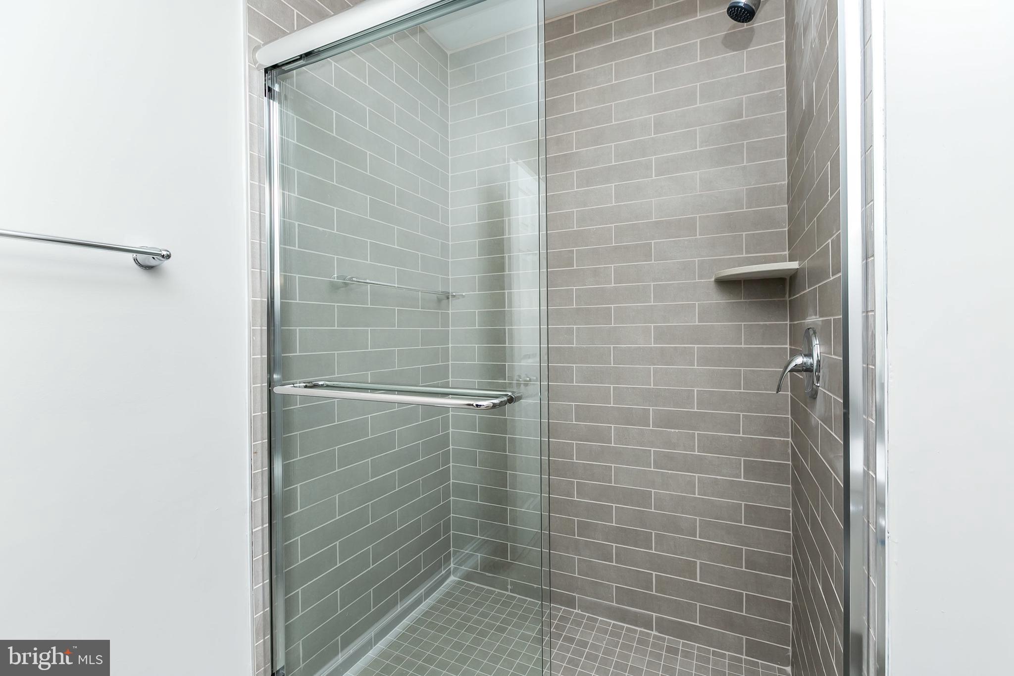 RIVERCHASE - Residential