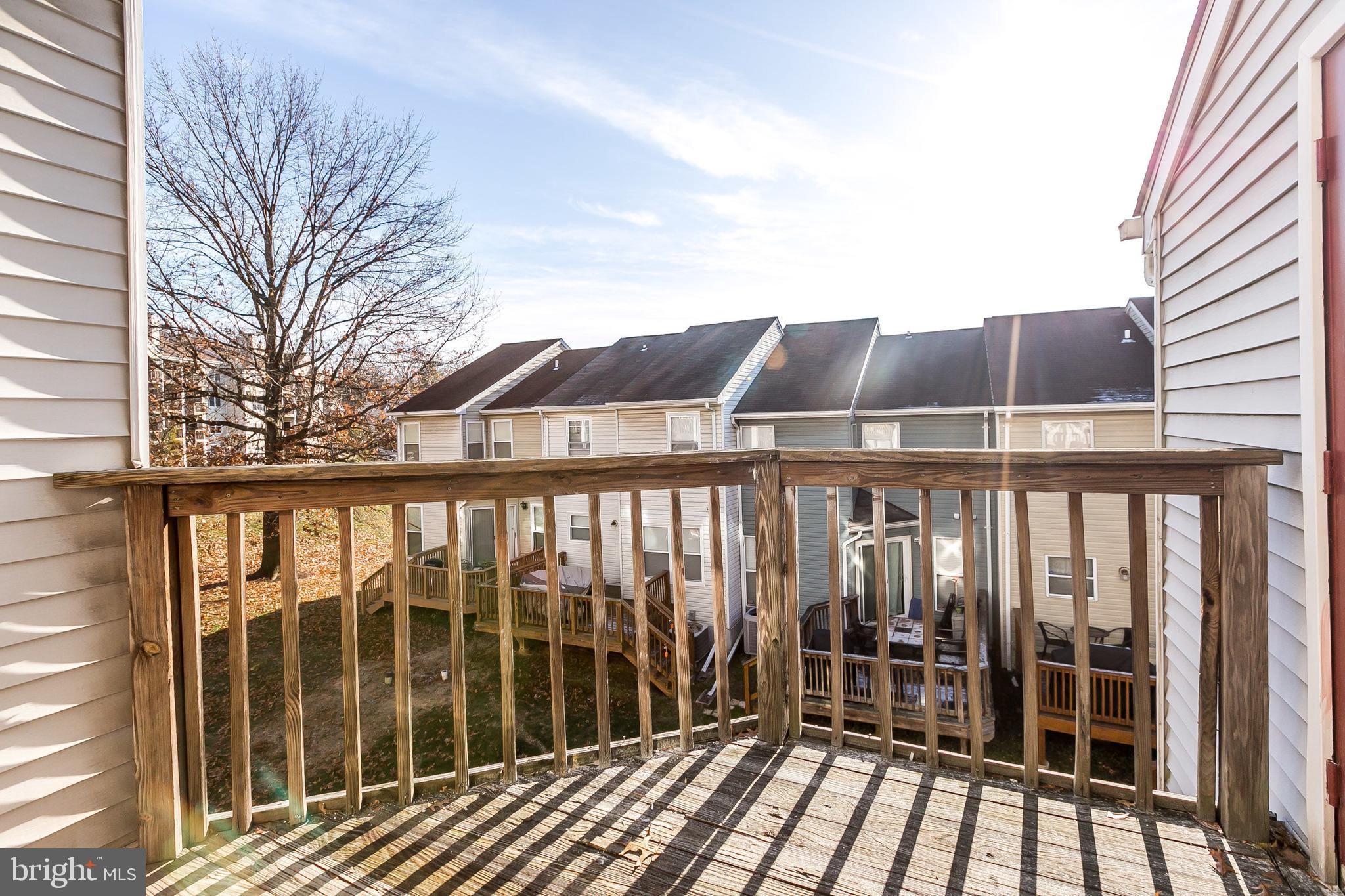 RIVERCHASE - Residential