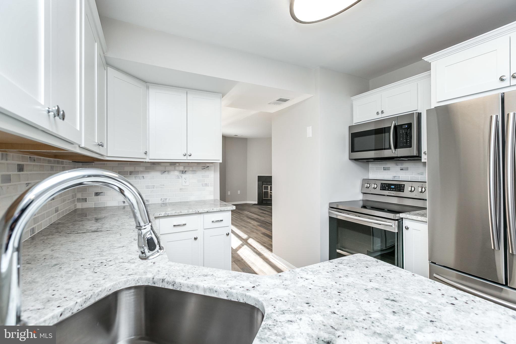 RIVERCHASE - Residential