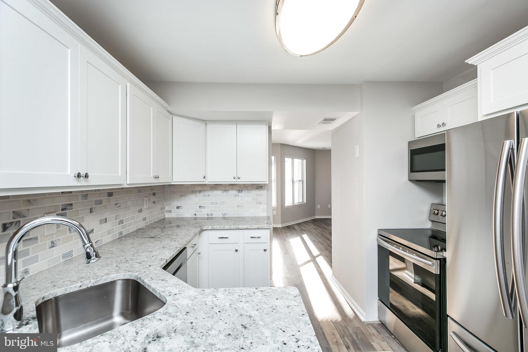 RIVERCHASE - Residential