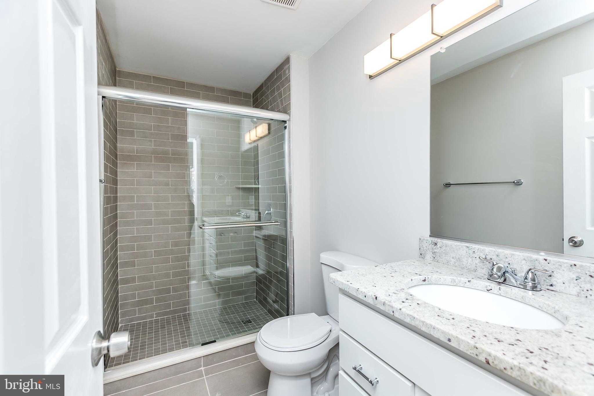 RIVERCHASE - Residential