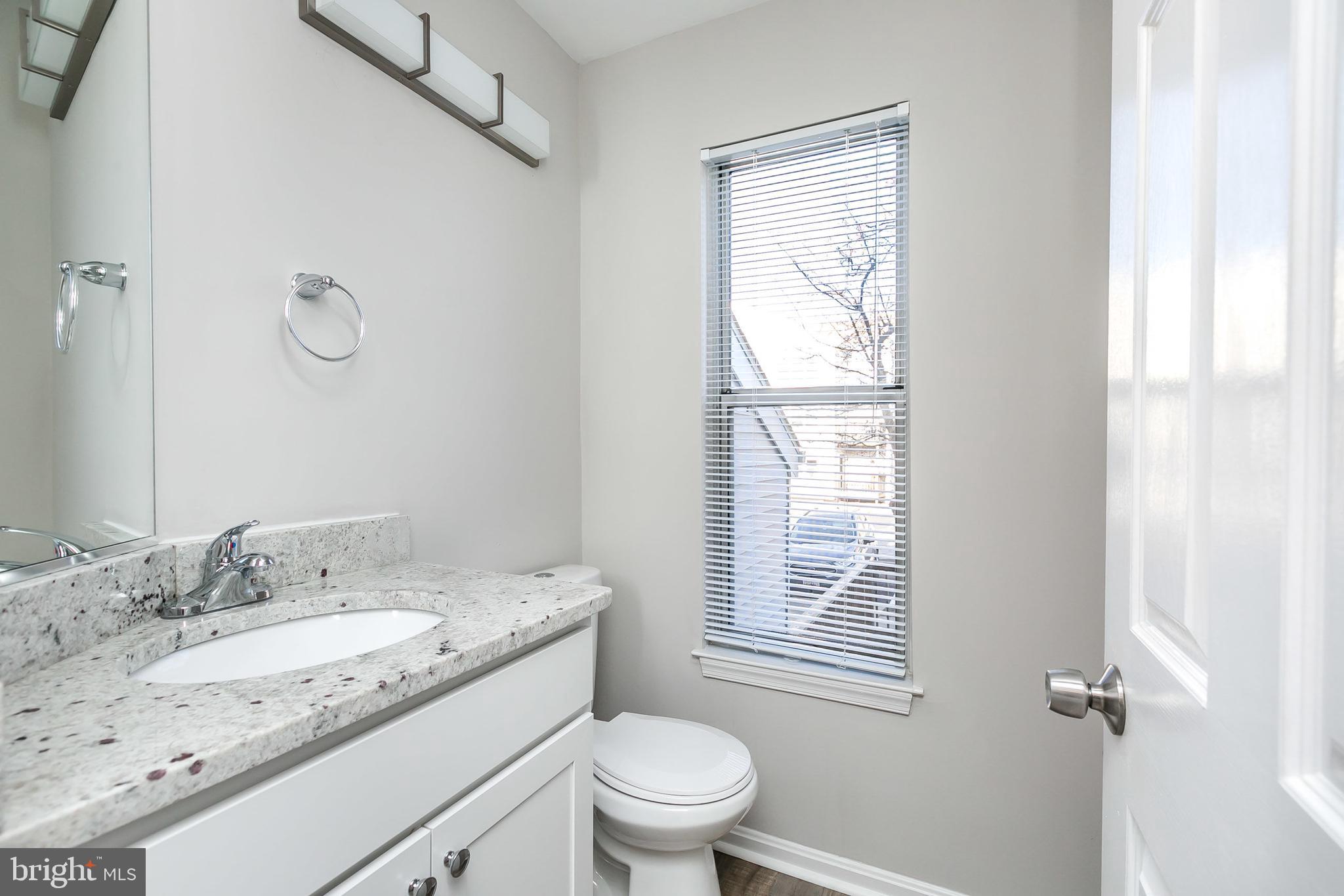 RIVERCHASE - Residential