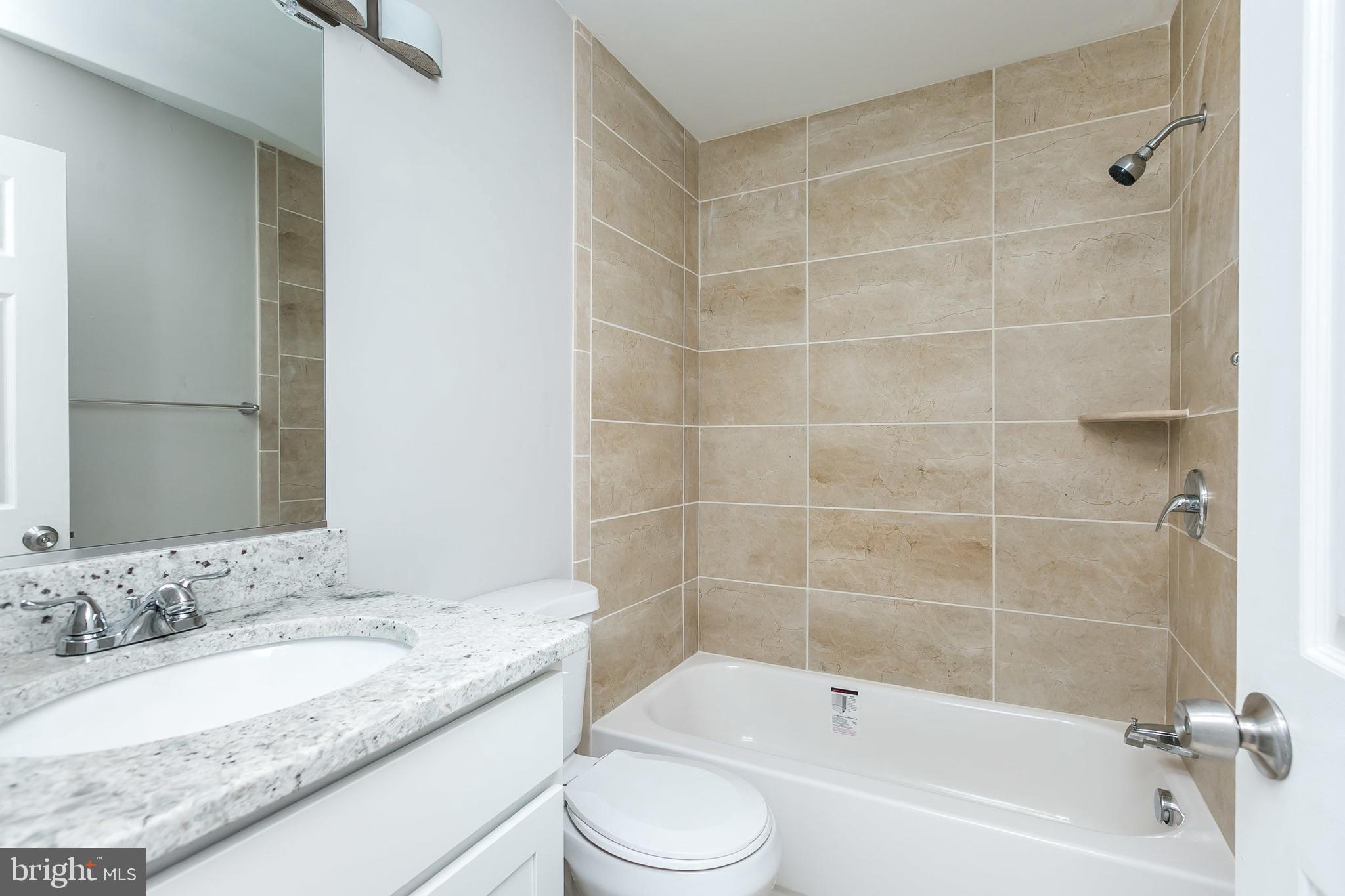 RIVERCHASE - Residential