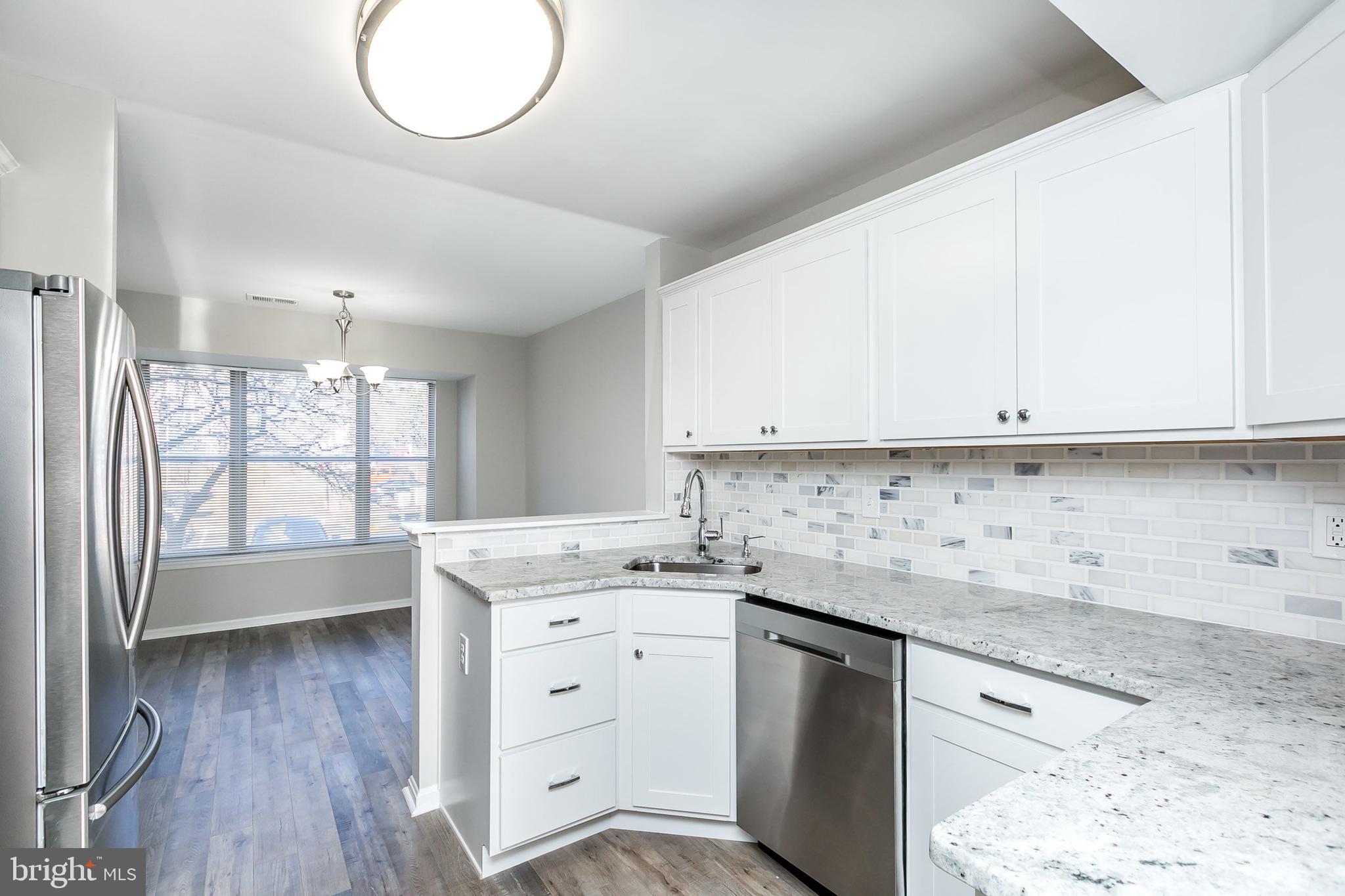 RIVERCHASE - Residential