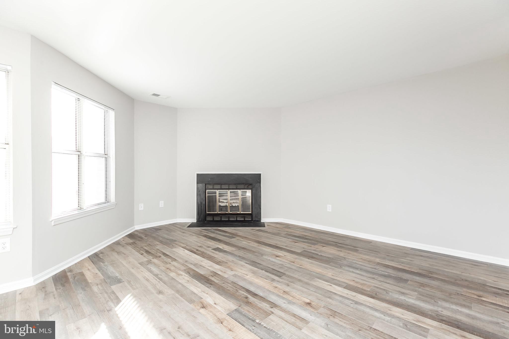 RIVERCHASE - Residential