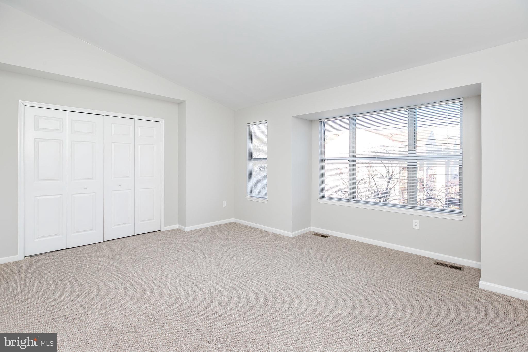 RIVERCHASE - Residential