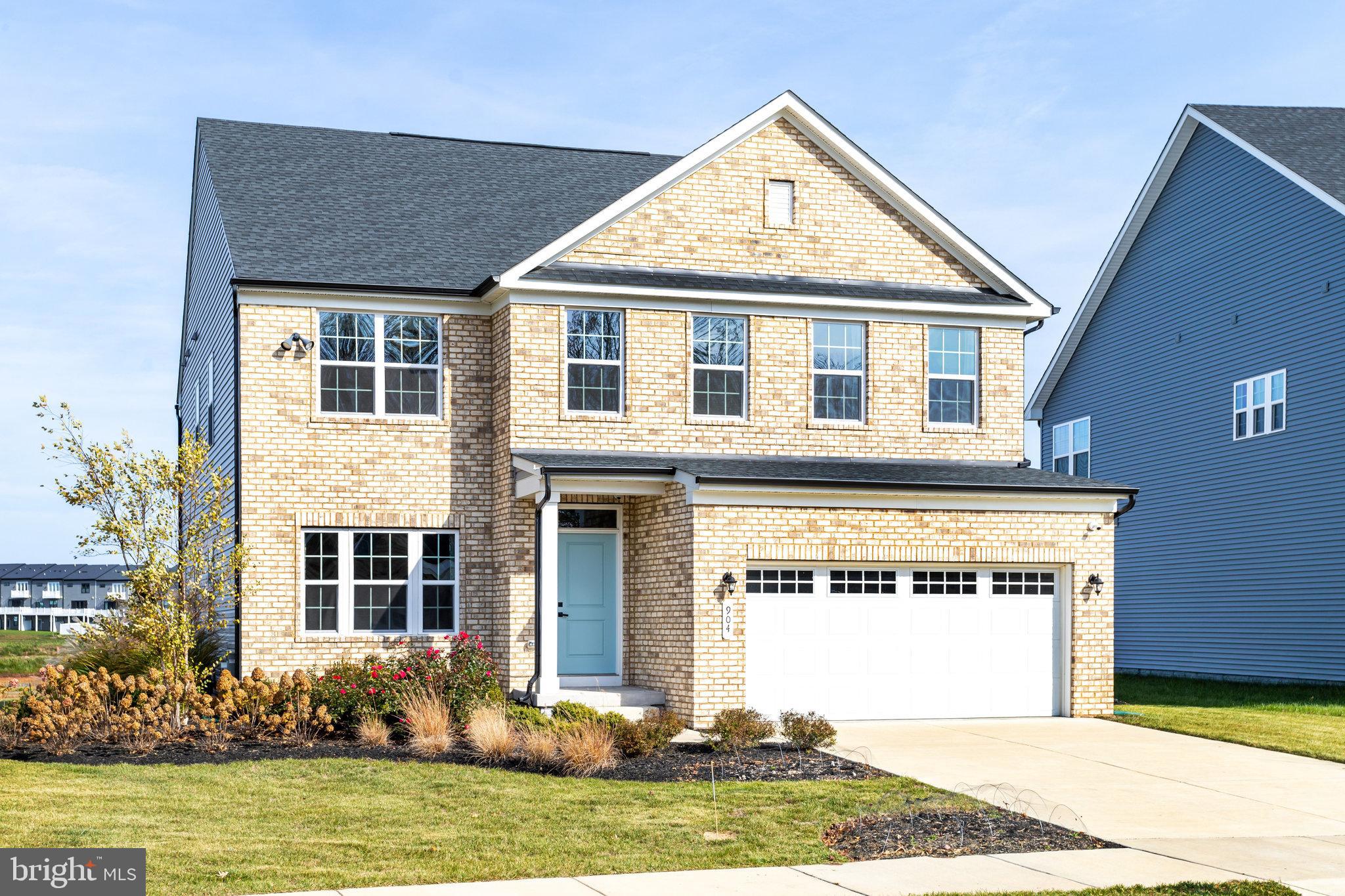 SOUTH LAKE - Residential